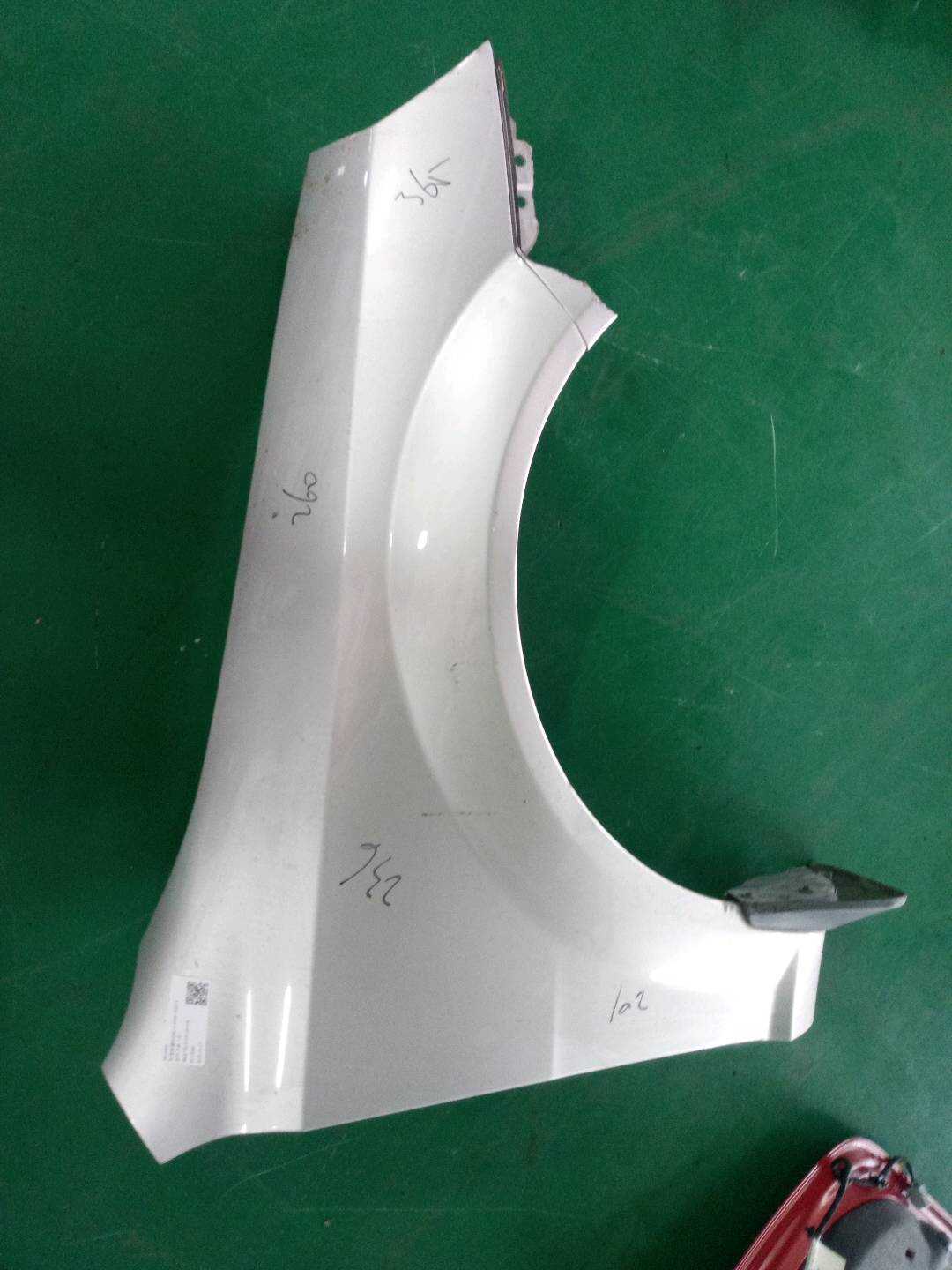9019905 Front Fender, Right