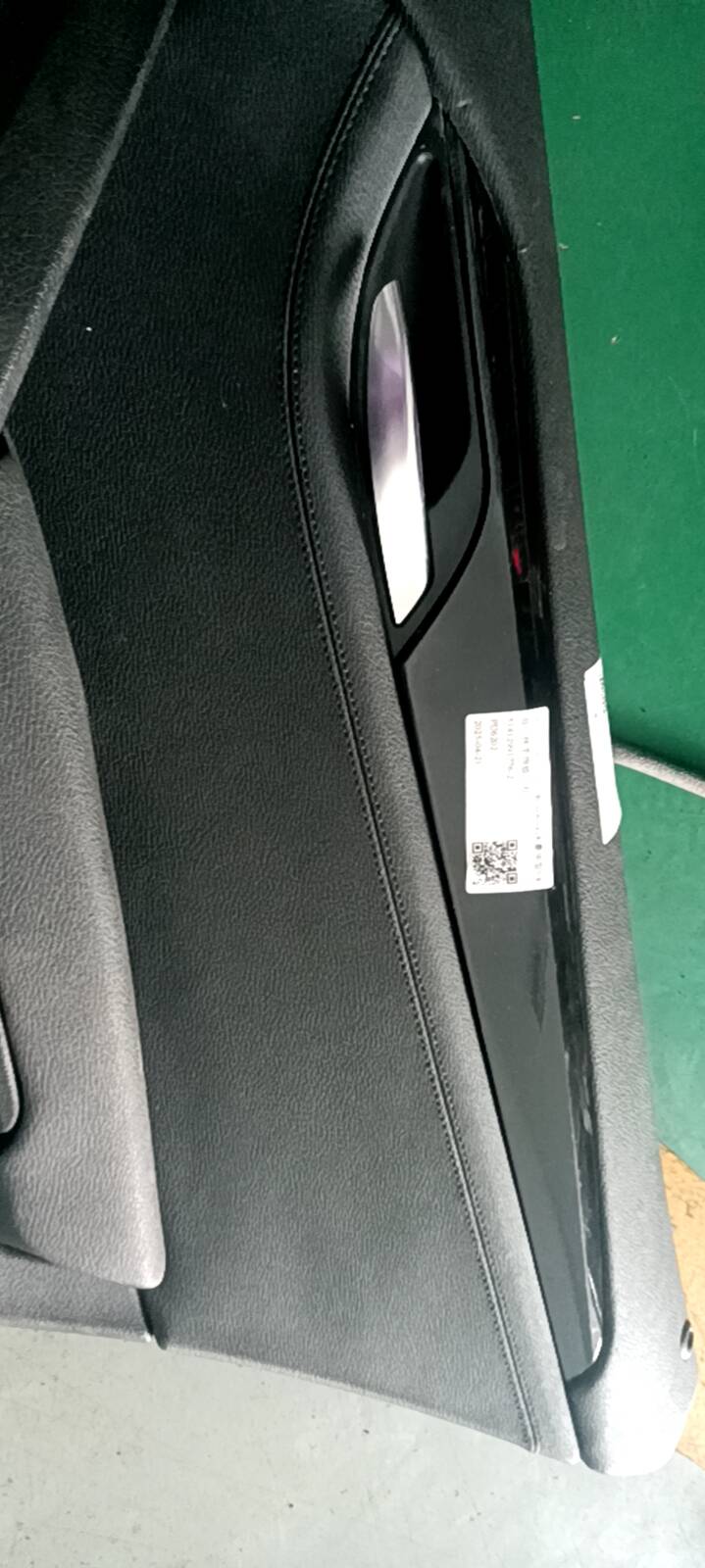 51412991776 前门扶手饰板（右）