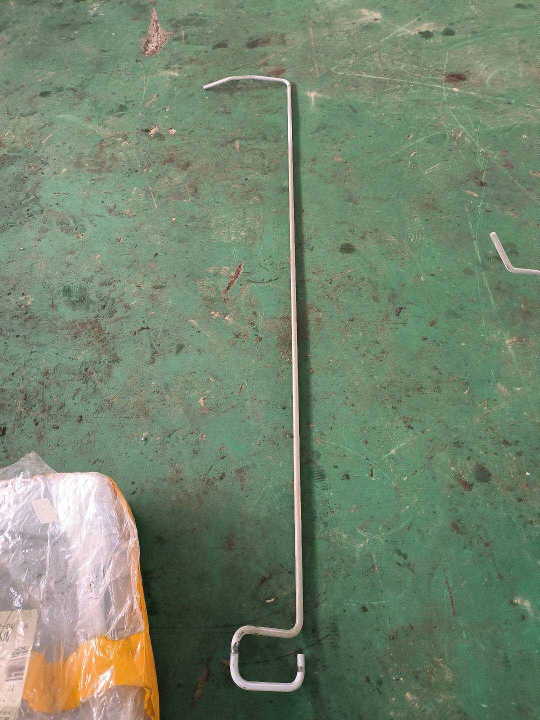 26236742 尾盖扭力杆(左)