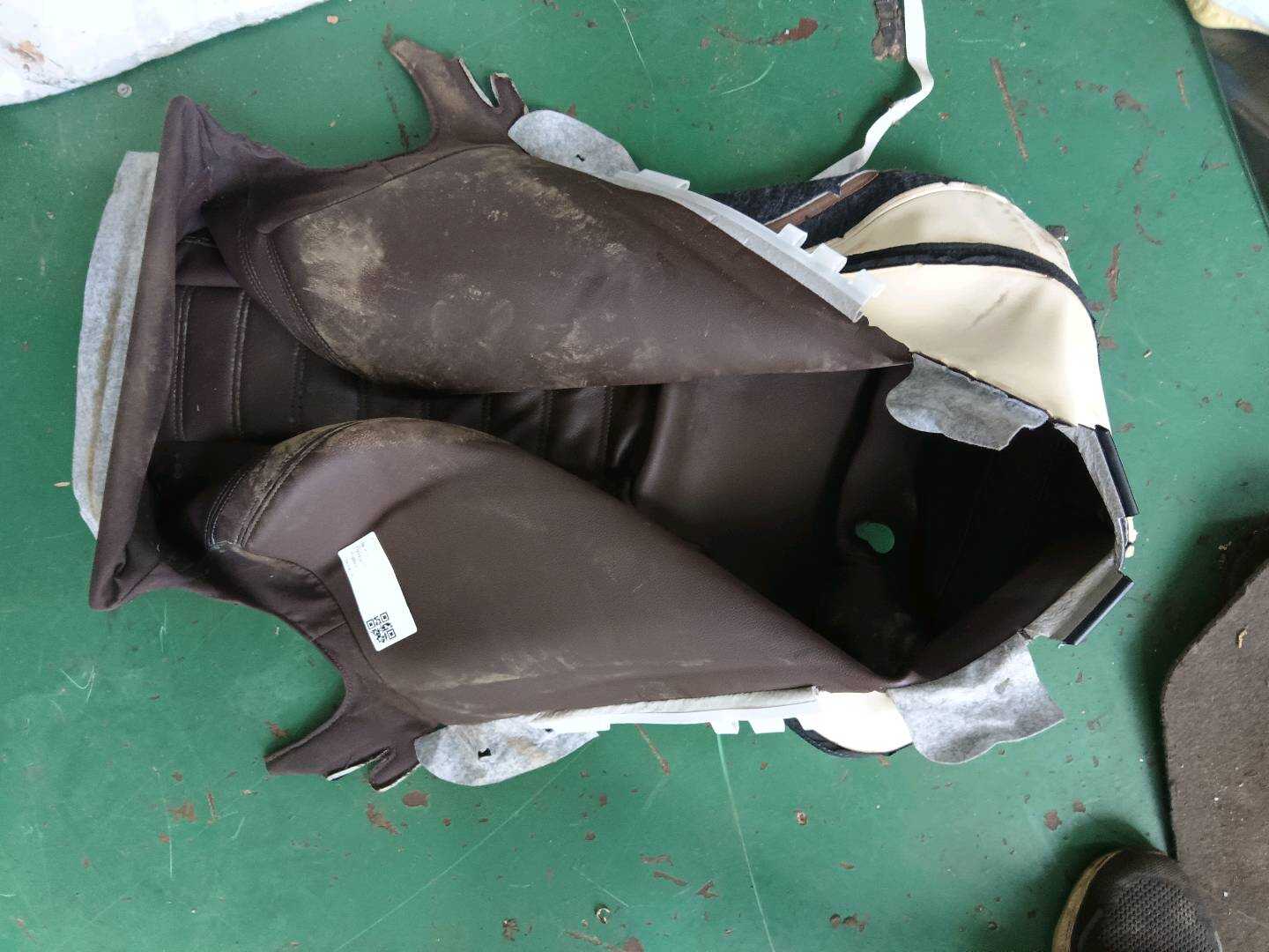 52107472487 驾驶员座椅靠背面罩