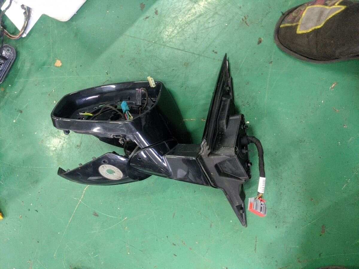T4A5607 Side Mirror Mounting Base, Left