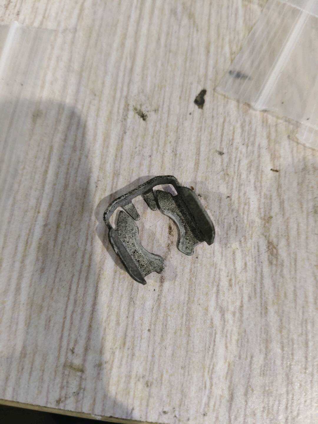 2272304 Fuel Injector Clip
