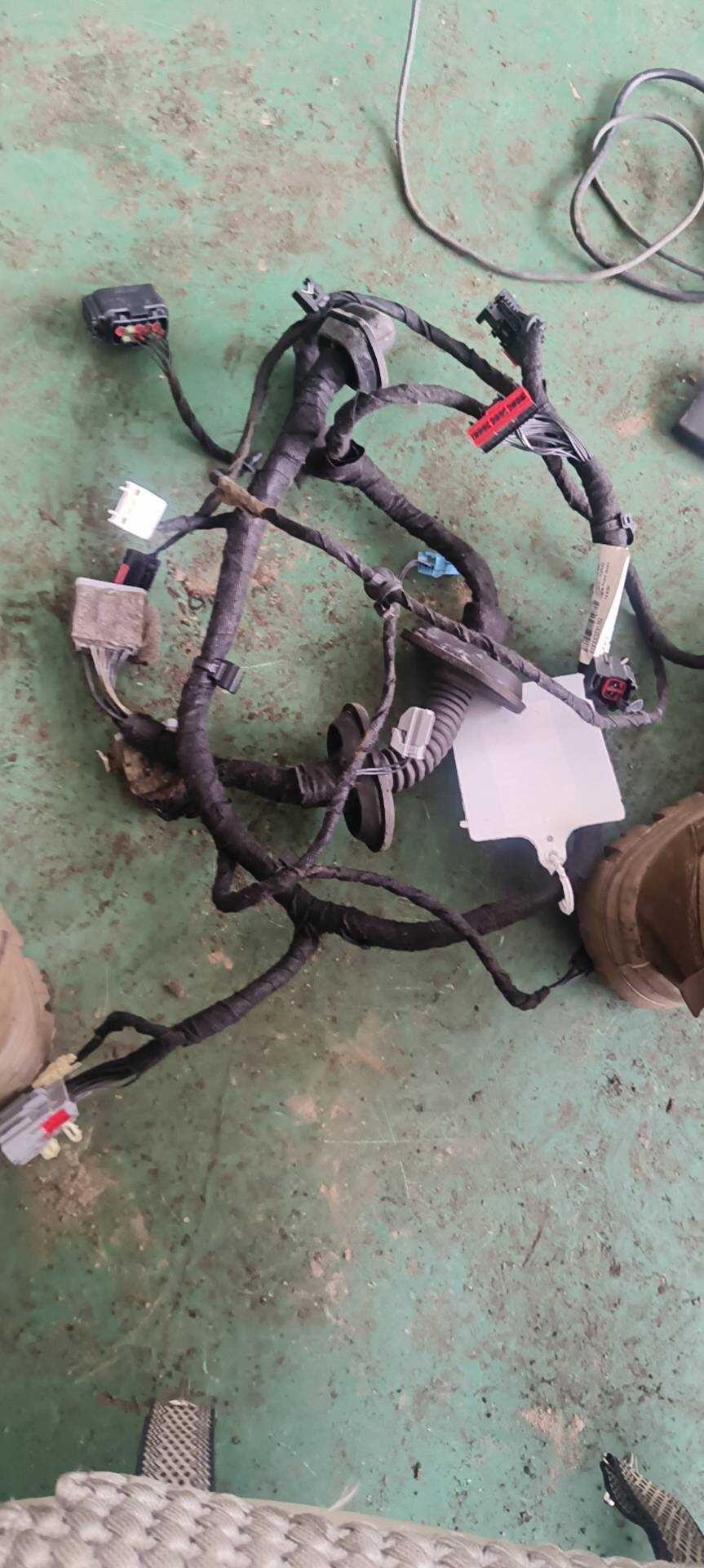 C2Z19668 Front Door Wiring Harness, Left