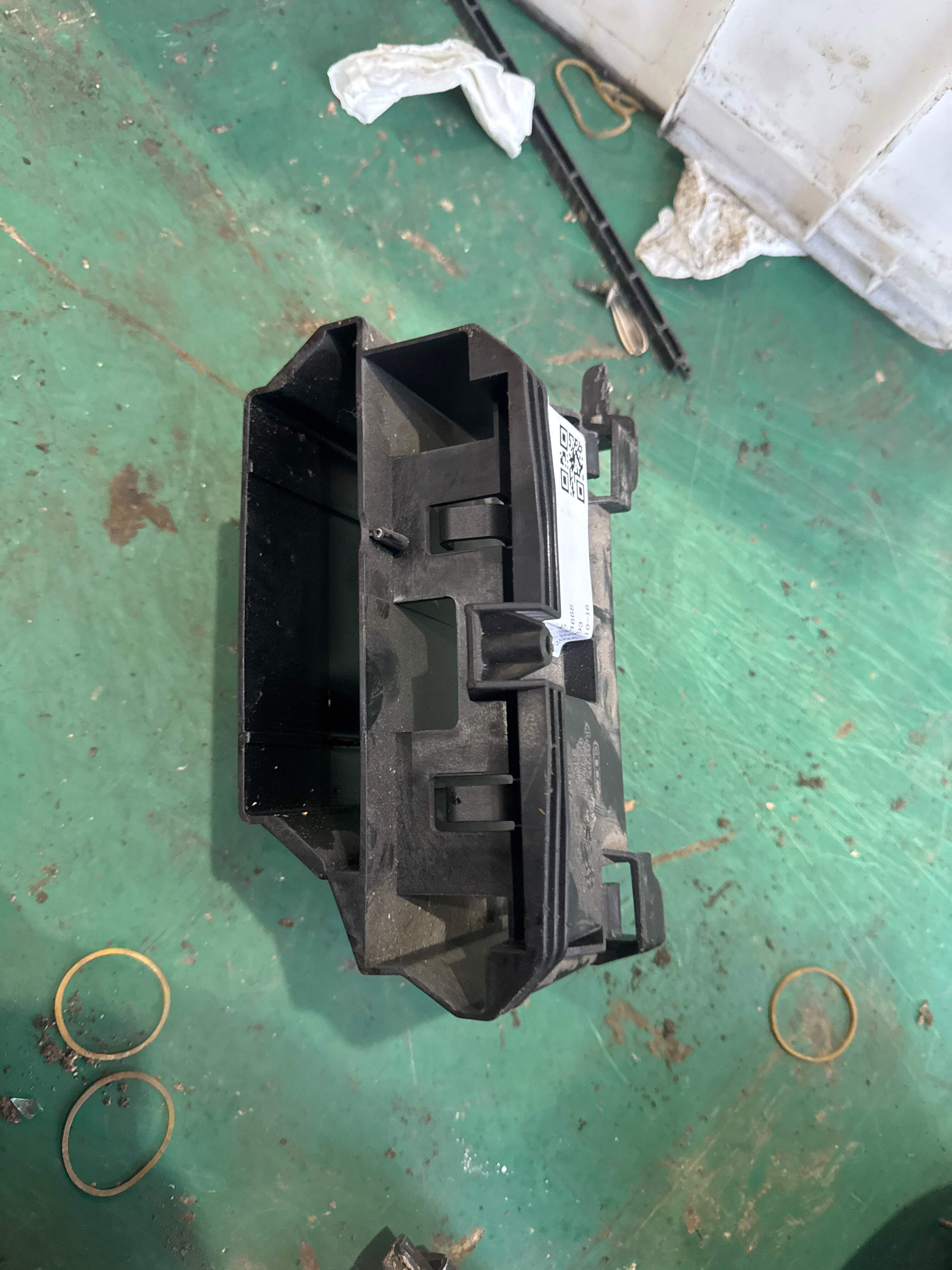 4L0907333A 支架
