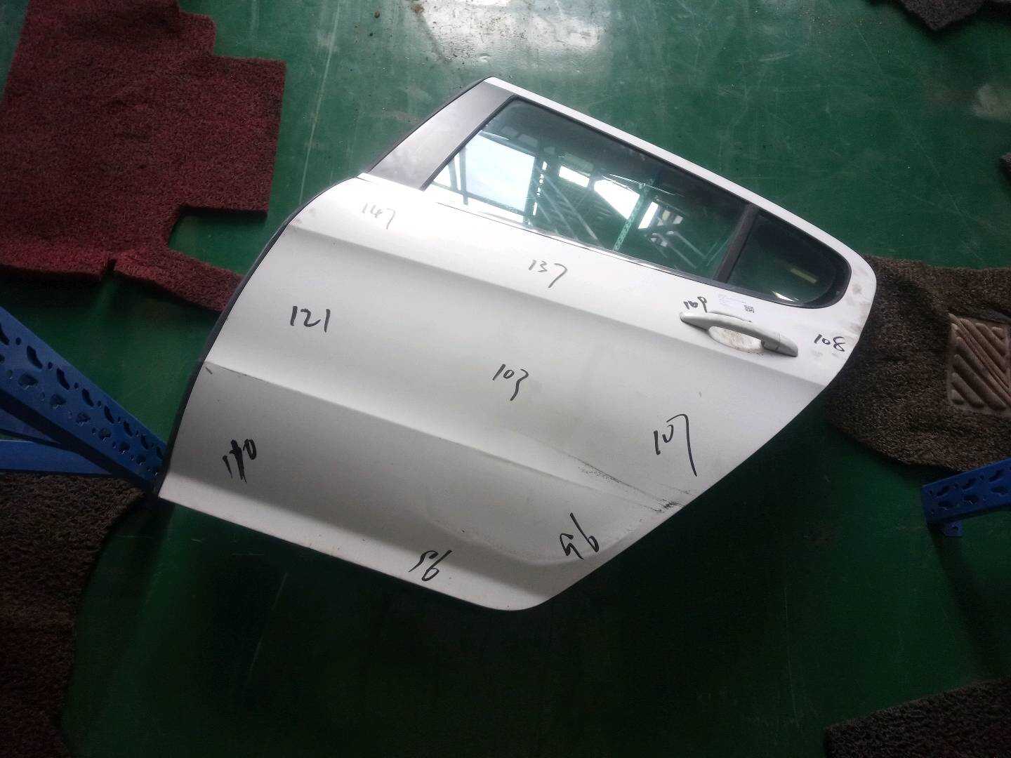 9435063380 后门壳(右)