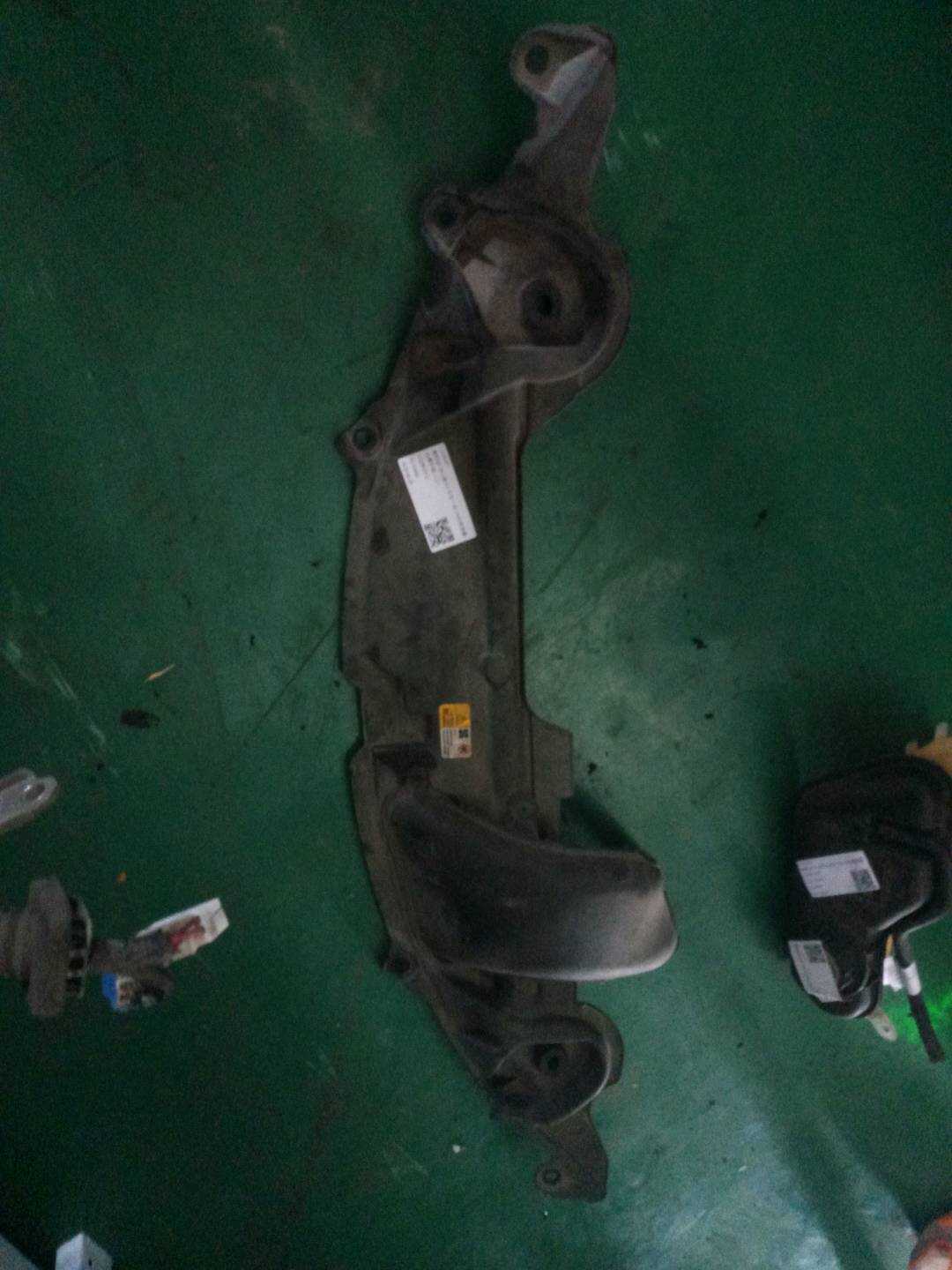 C2Z8327 水箱护板(上)