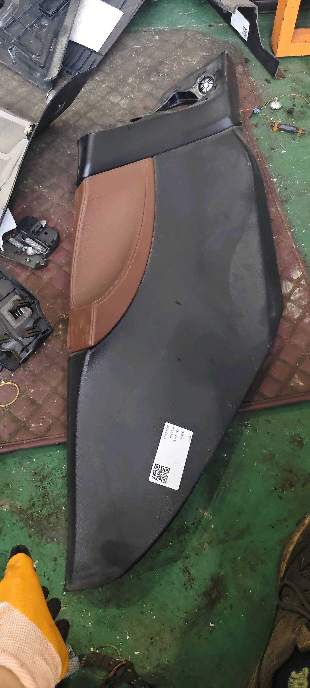 51437221676 C柱内衬(右下)