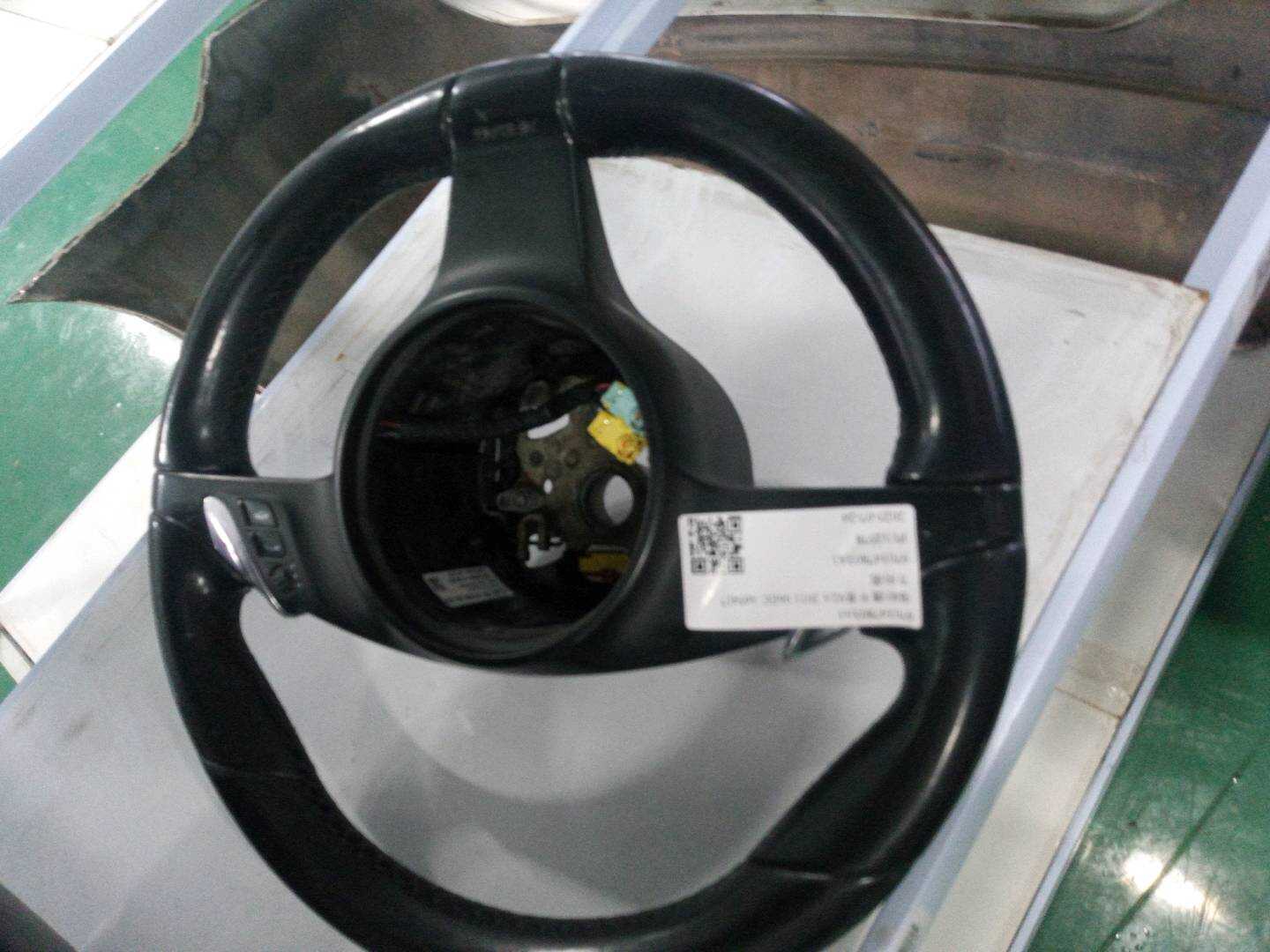970347803A1 方向盘