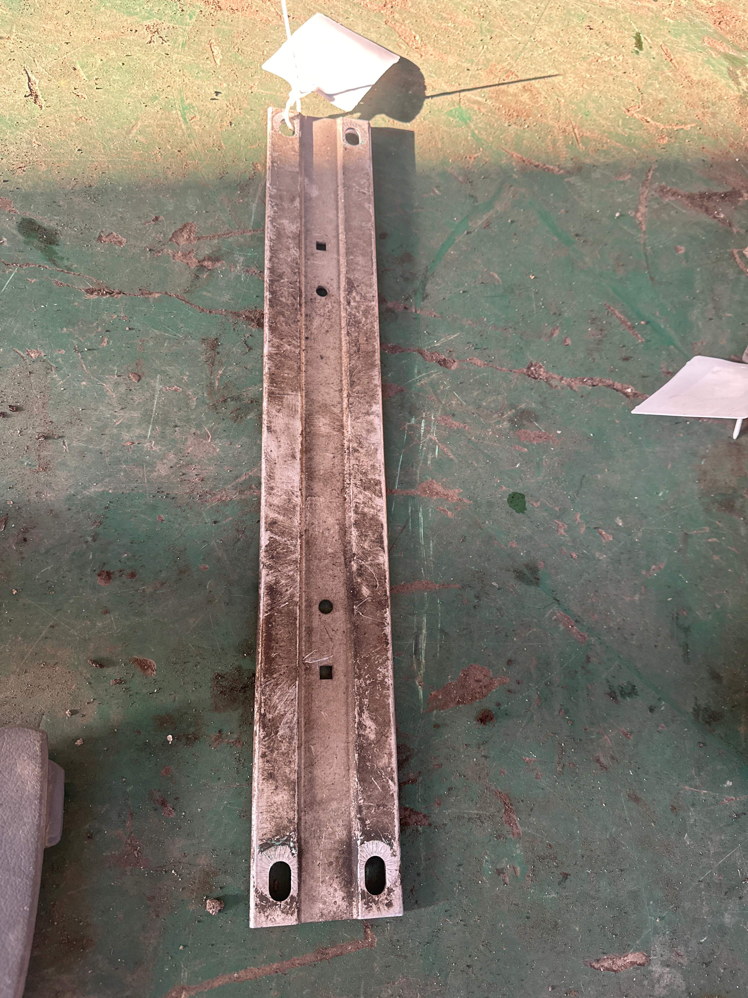 8E0804813 Connecting Support Component