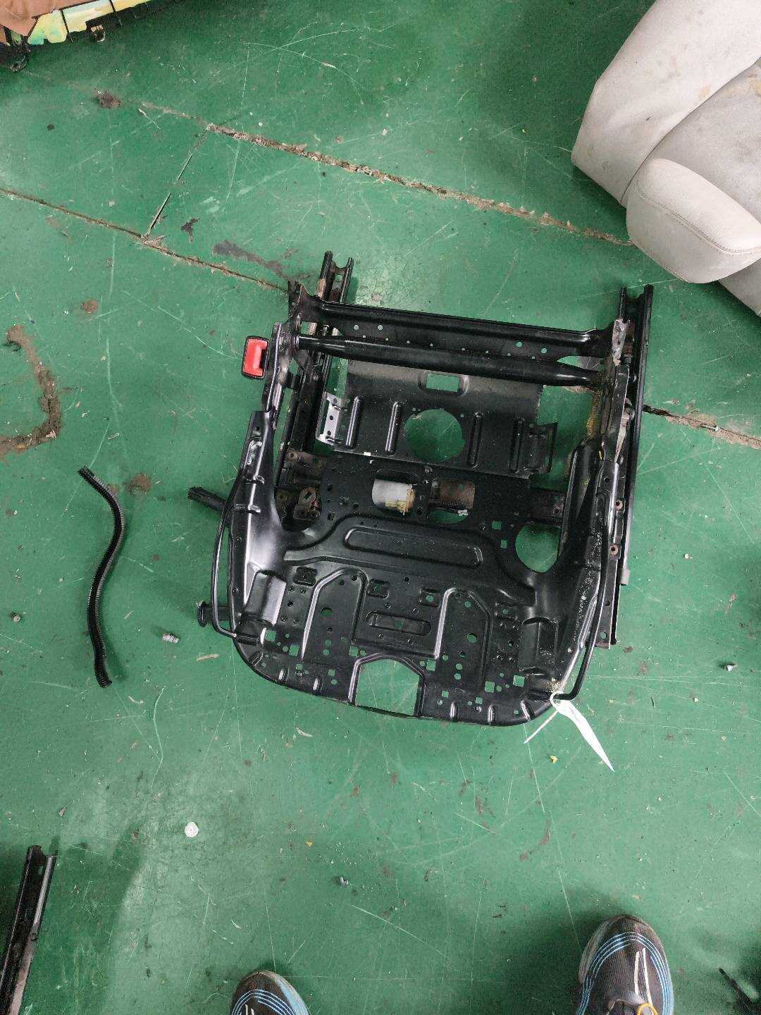 1K4881105PA Driver Seat Base Frame