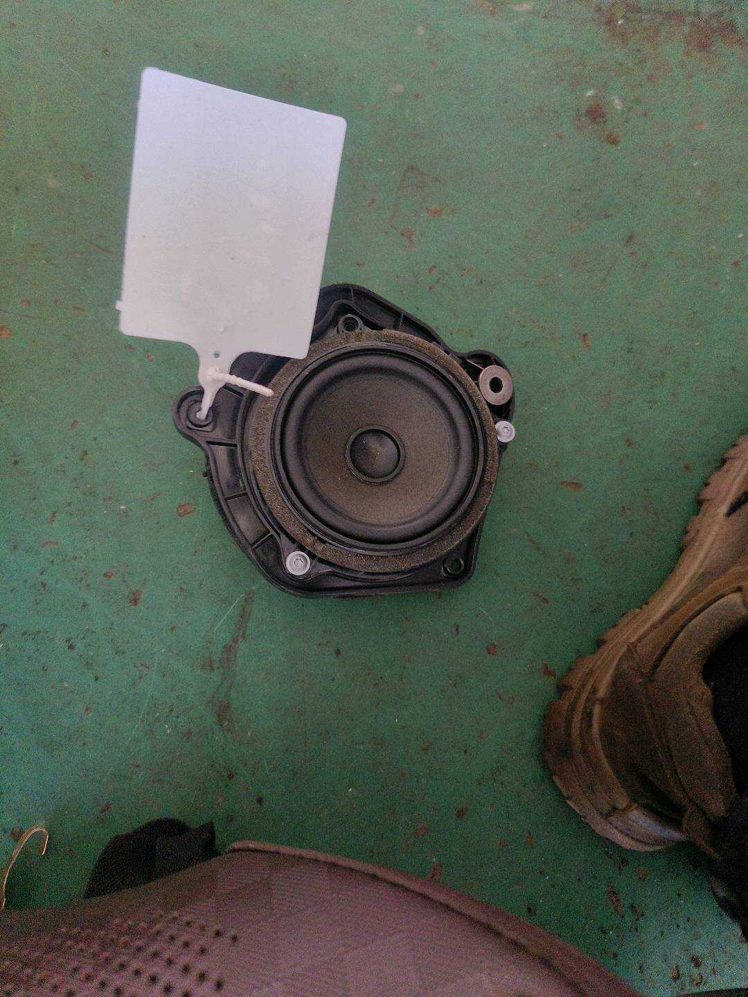 65139240642 前门中音扬声器(右)