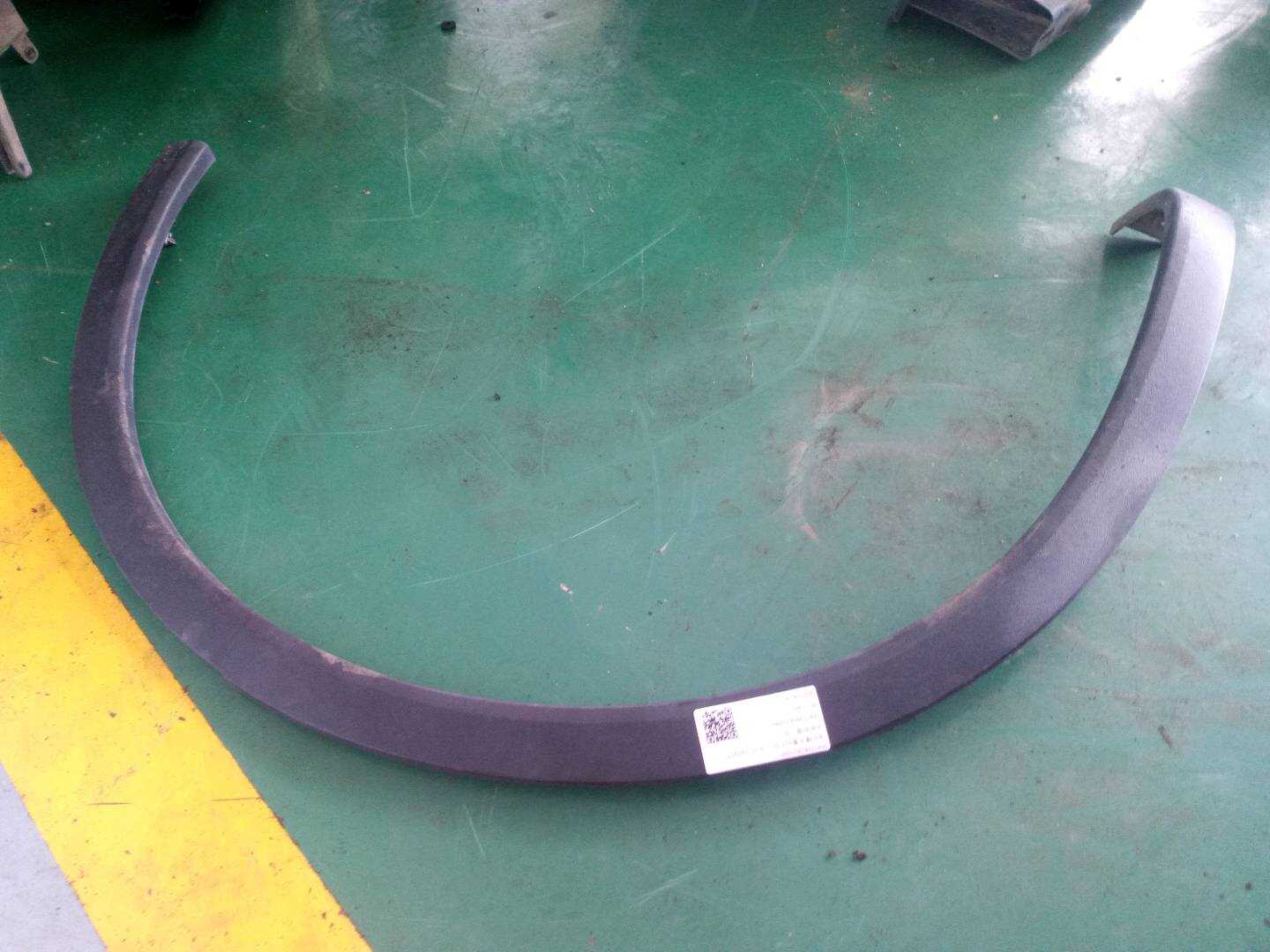958559828209B9 后轮轮眉（右）