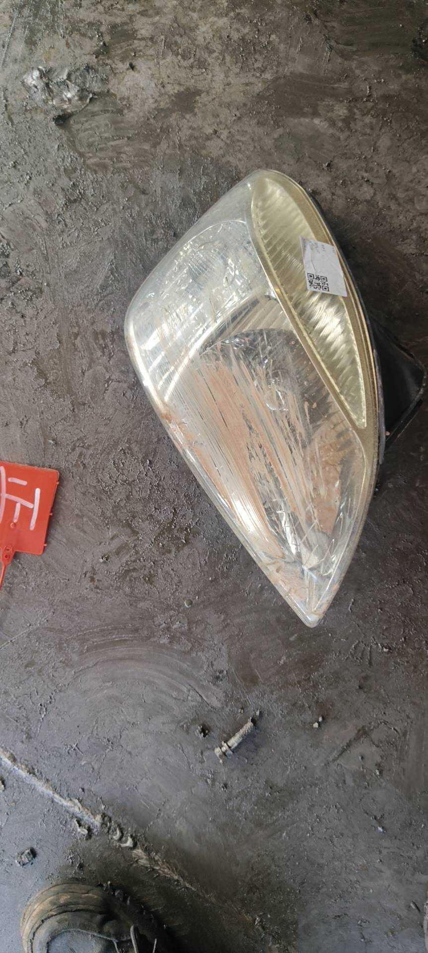 921020C000 前大灯总成（右）有点分不清左右