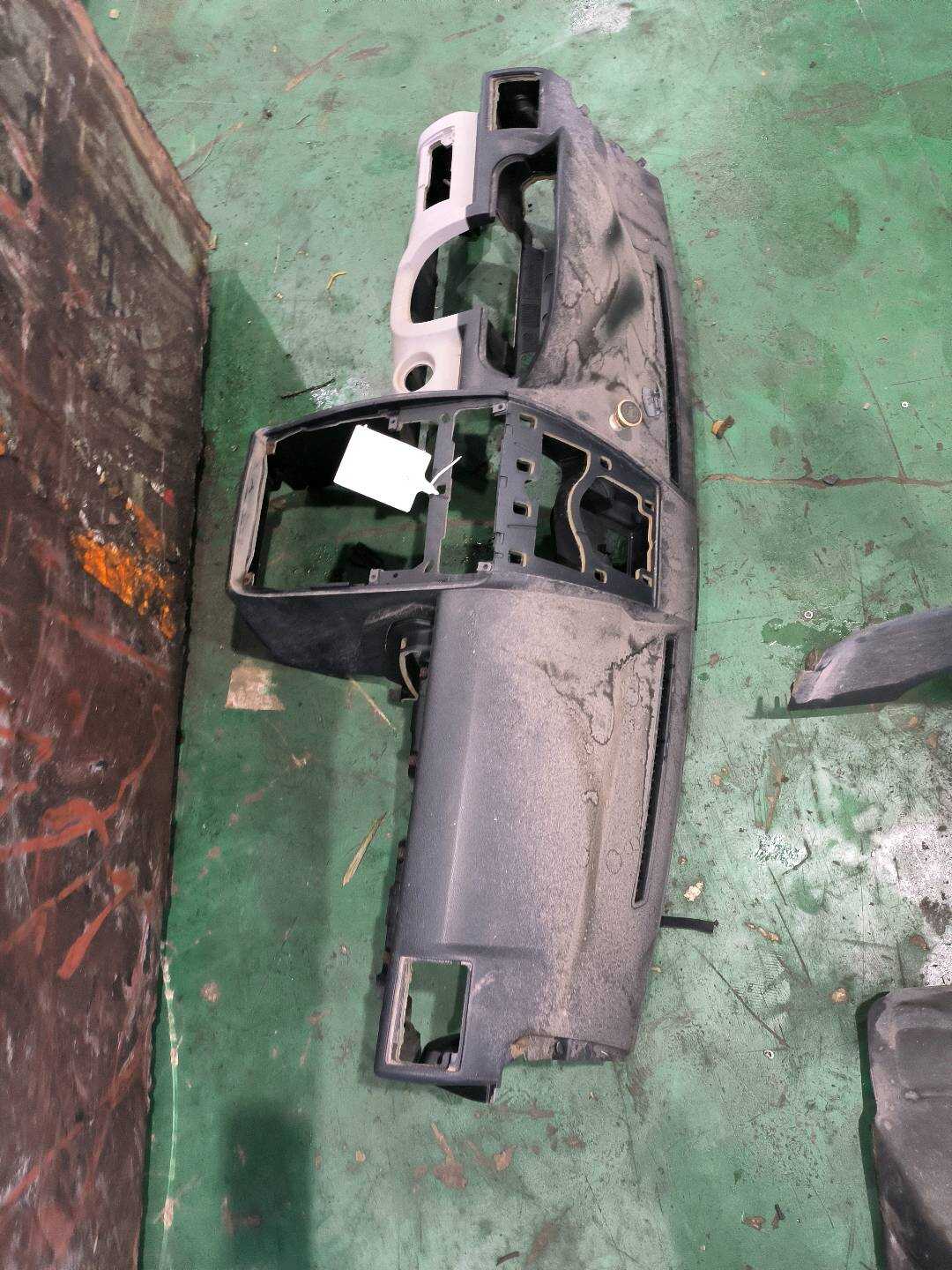 A16968025877H20 仪表台壳