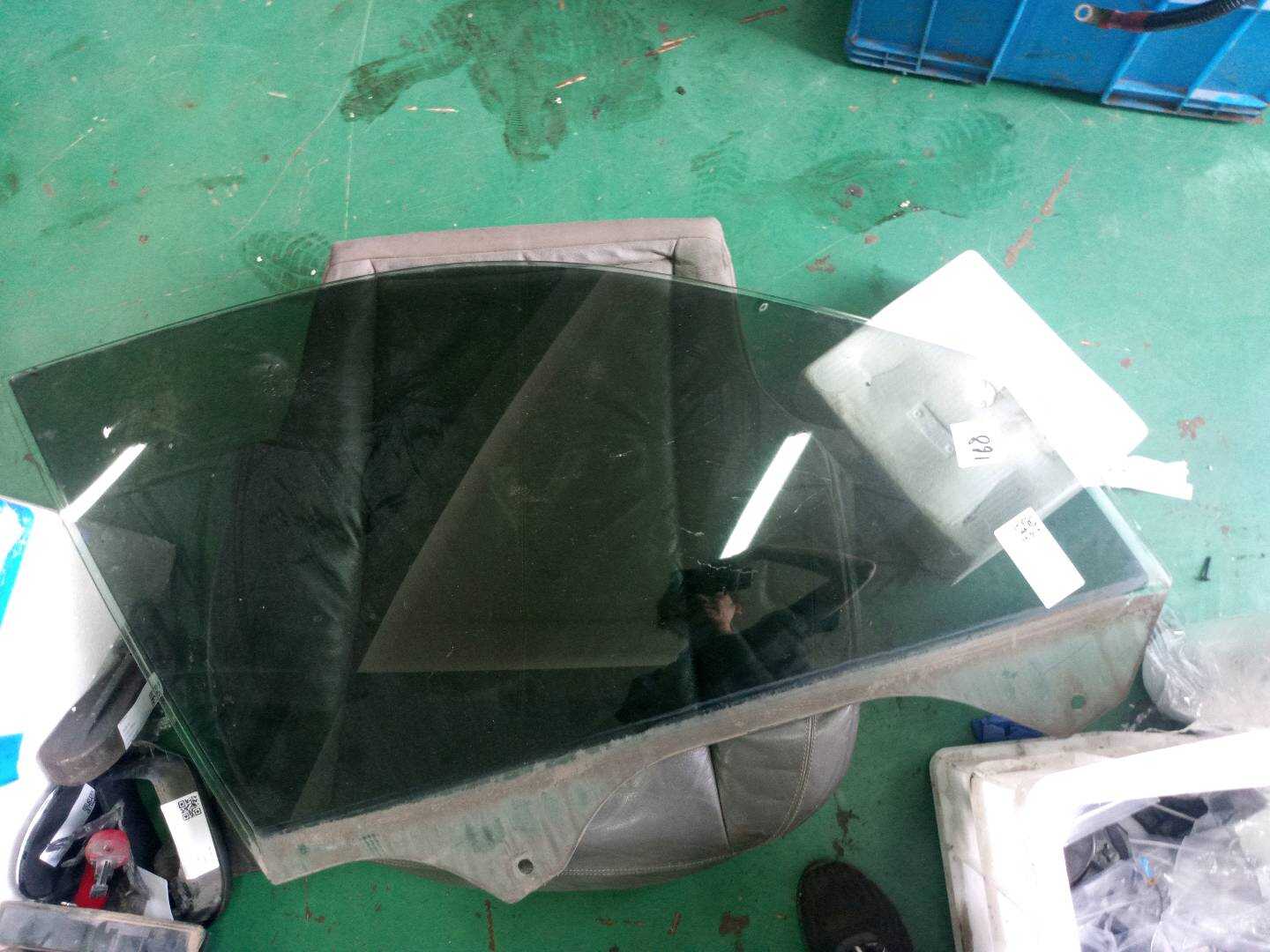 51328402514 前门玻璃(右)