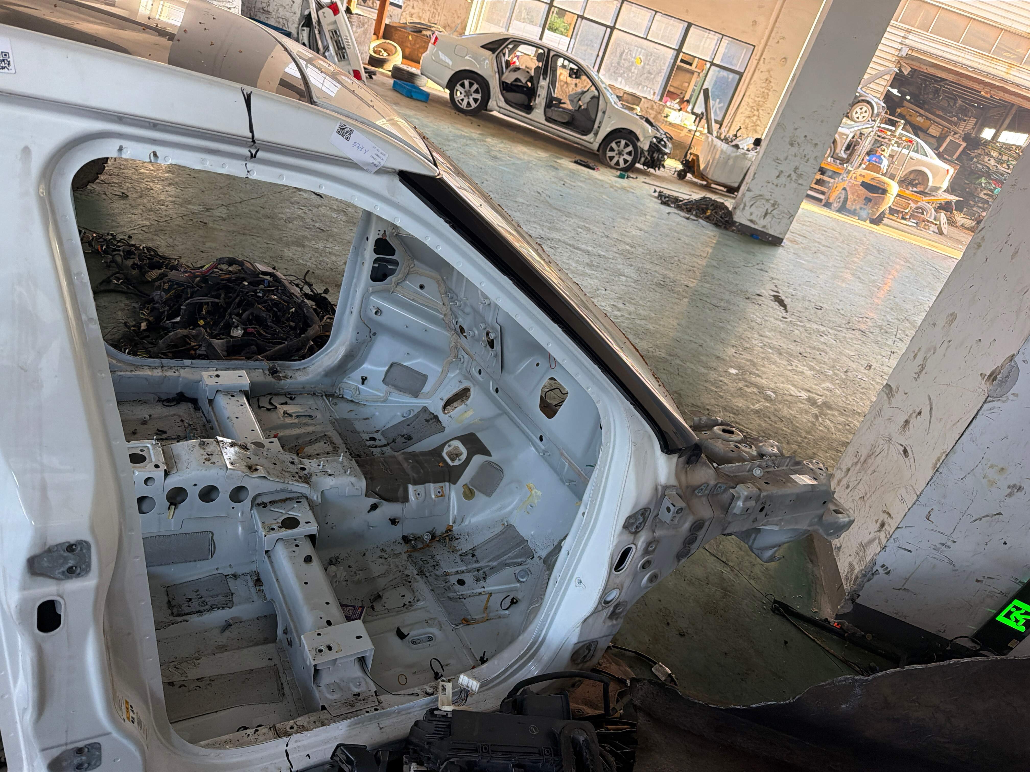 LR043047 A-Pillar Outer Panel, Right