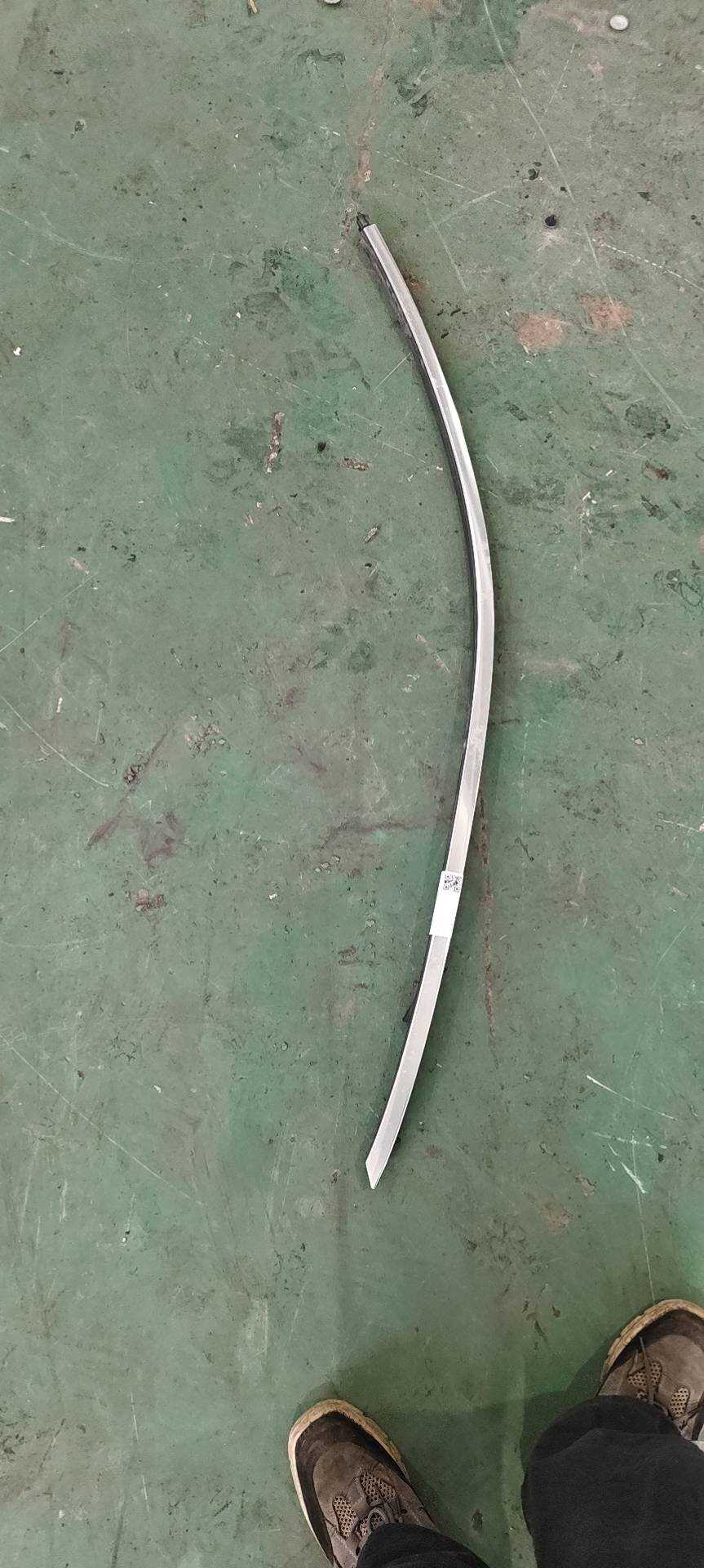 51767221328 侧车身车顶饰条(右)