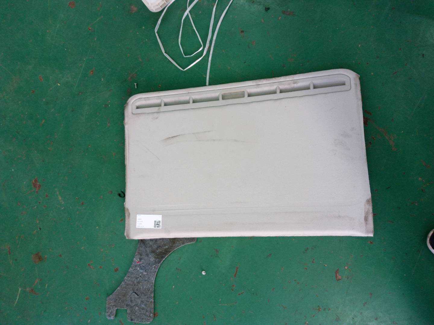 L8E0877255A11X Sunroof Sun Shade