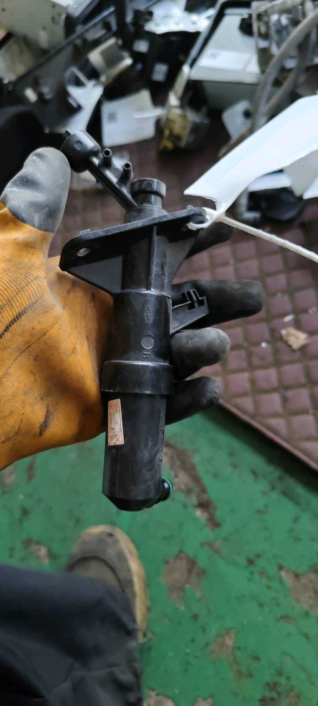 3C8955104 前大灯喷水枪(右)