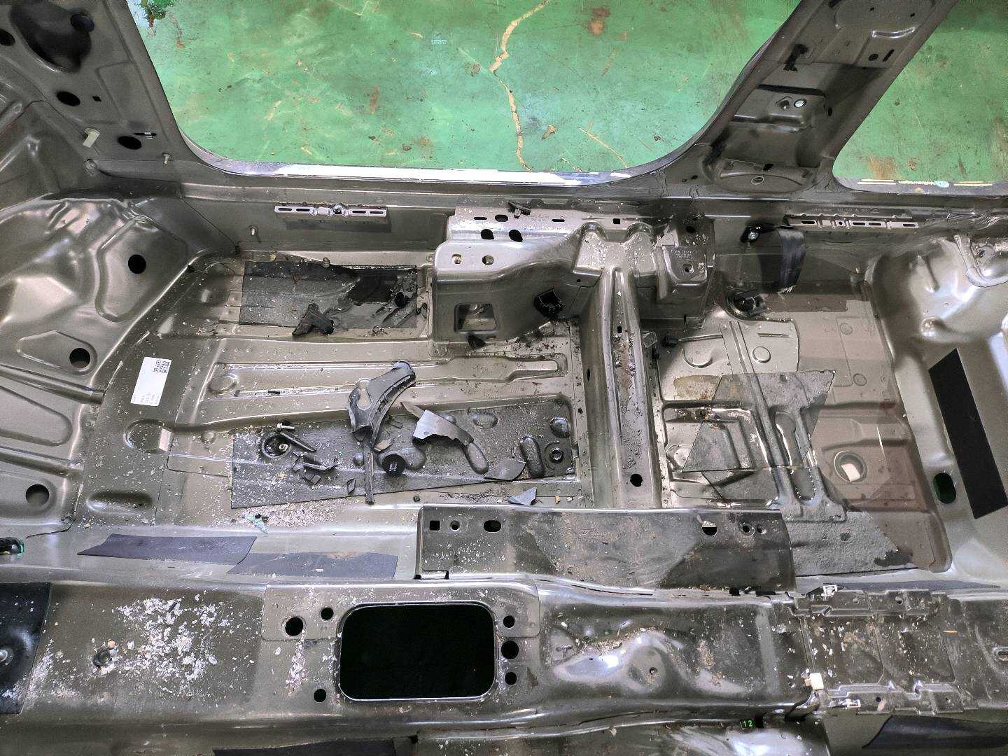 L5QL803206 Front Floor Panel, Right
