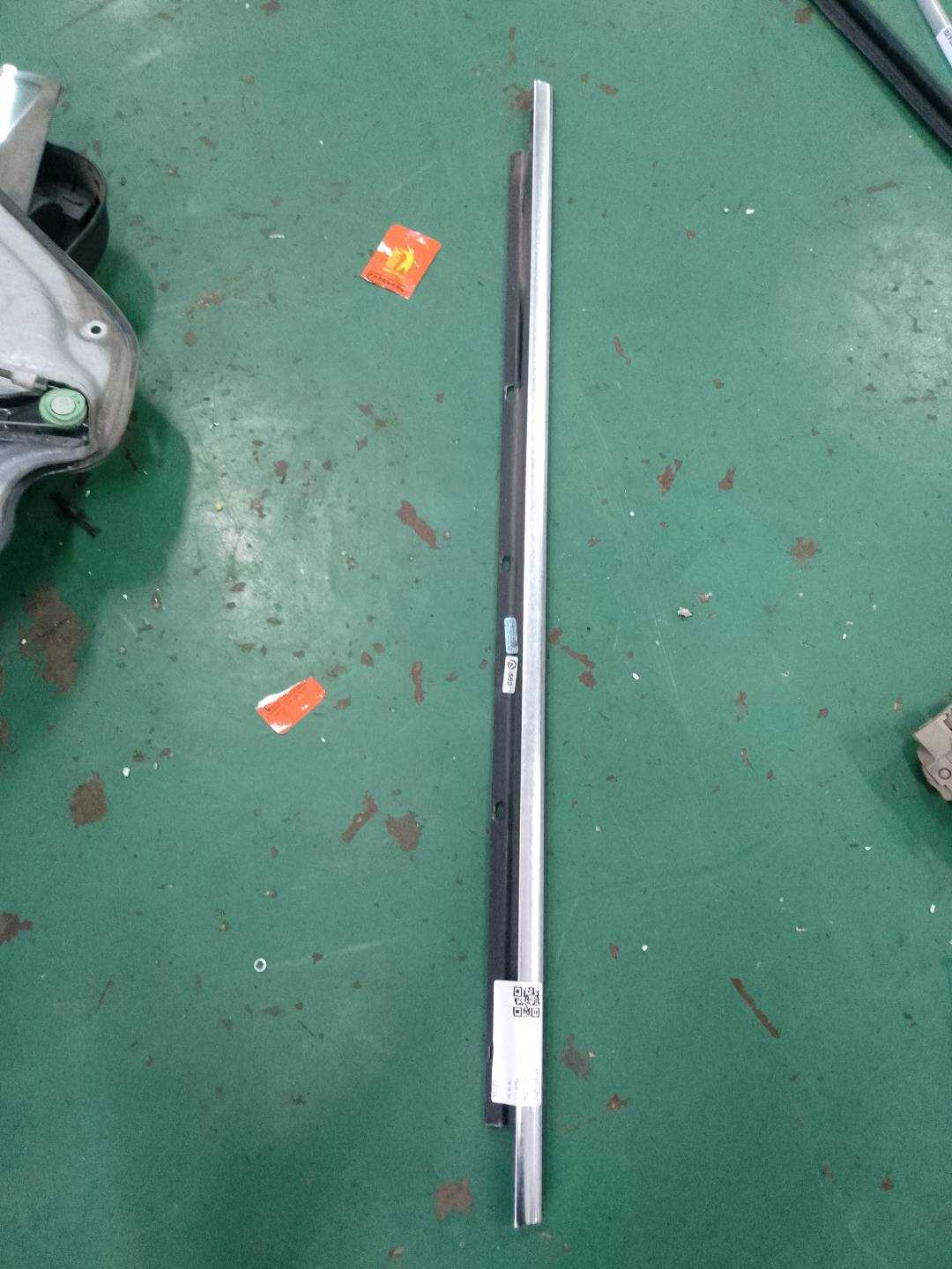 1K9839475A Rear Door Window Molding (Left Outer)