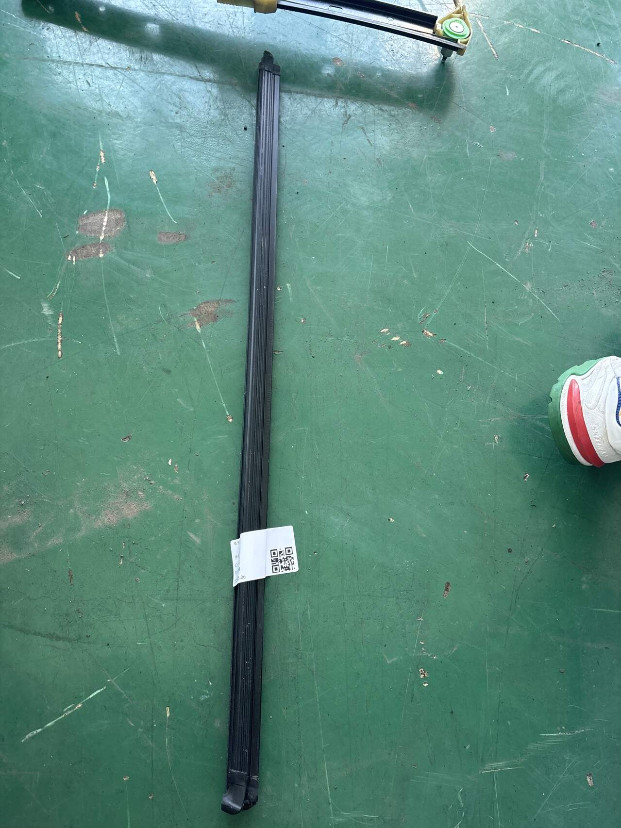 L8U0837480 前门玻璃压条(右内)