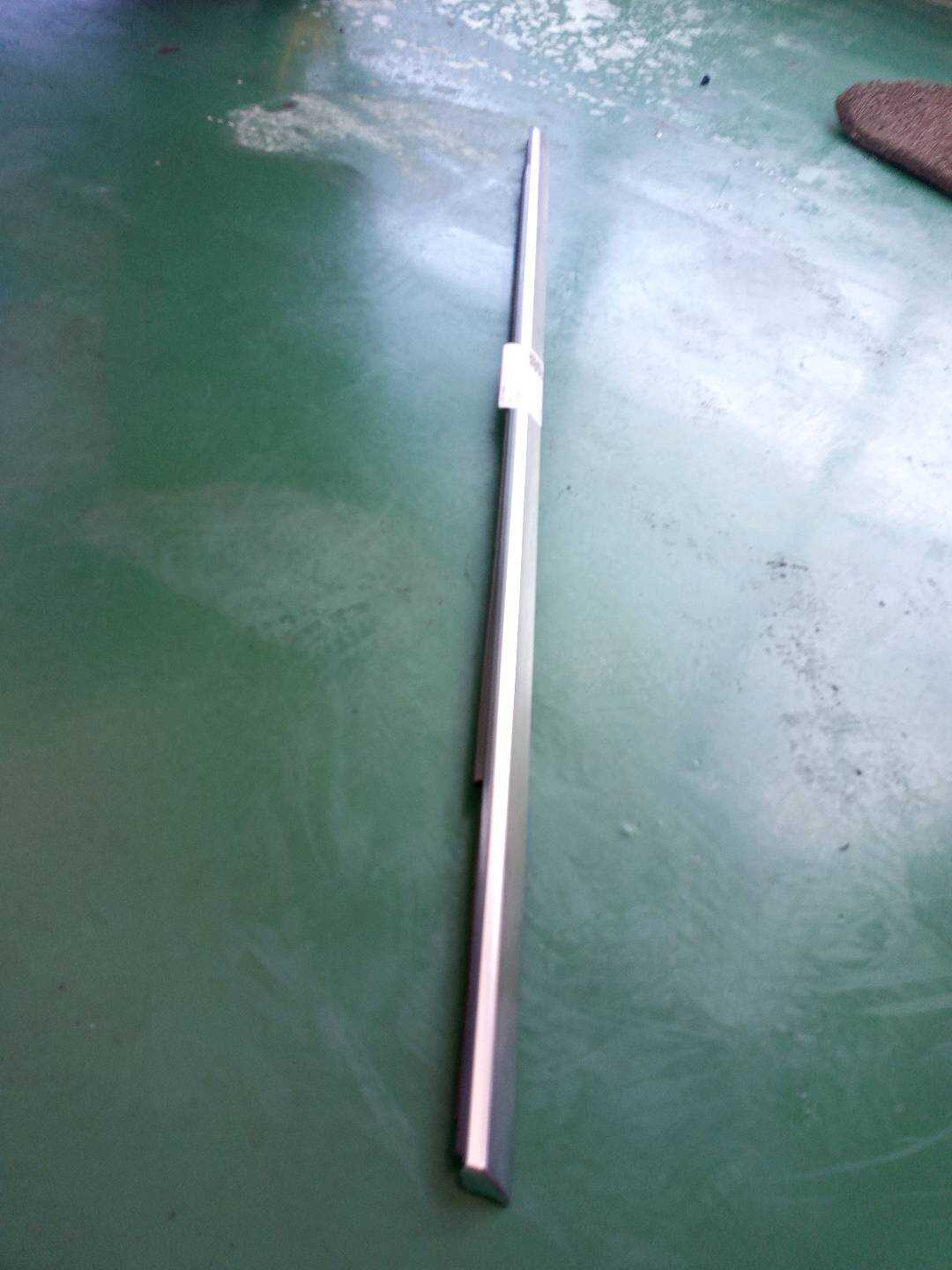 A2467350282 后门玻璃压条（右外）