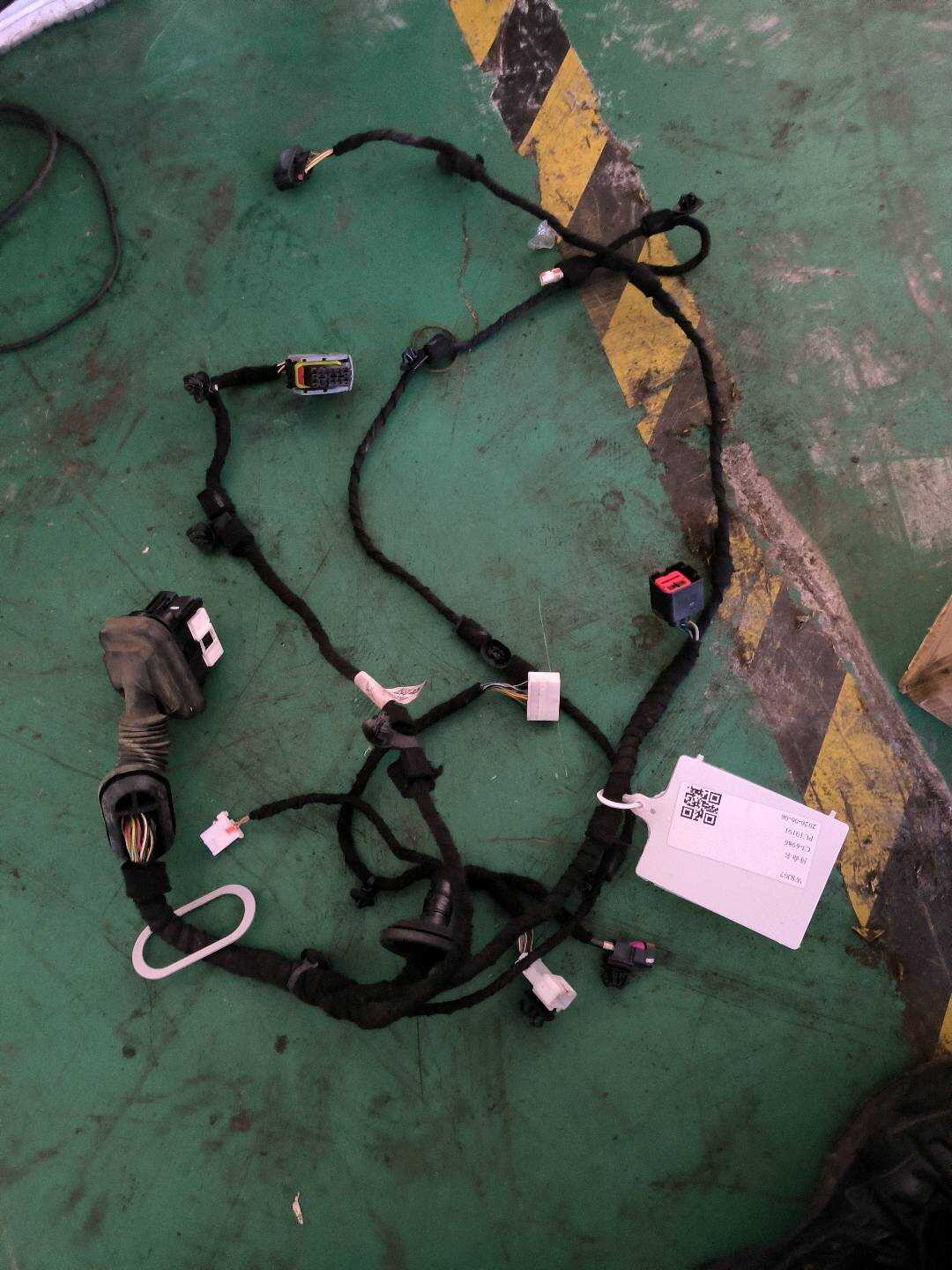 P0010231AF Front Left Door Wiring Harness Assembly