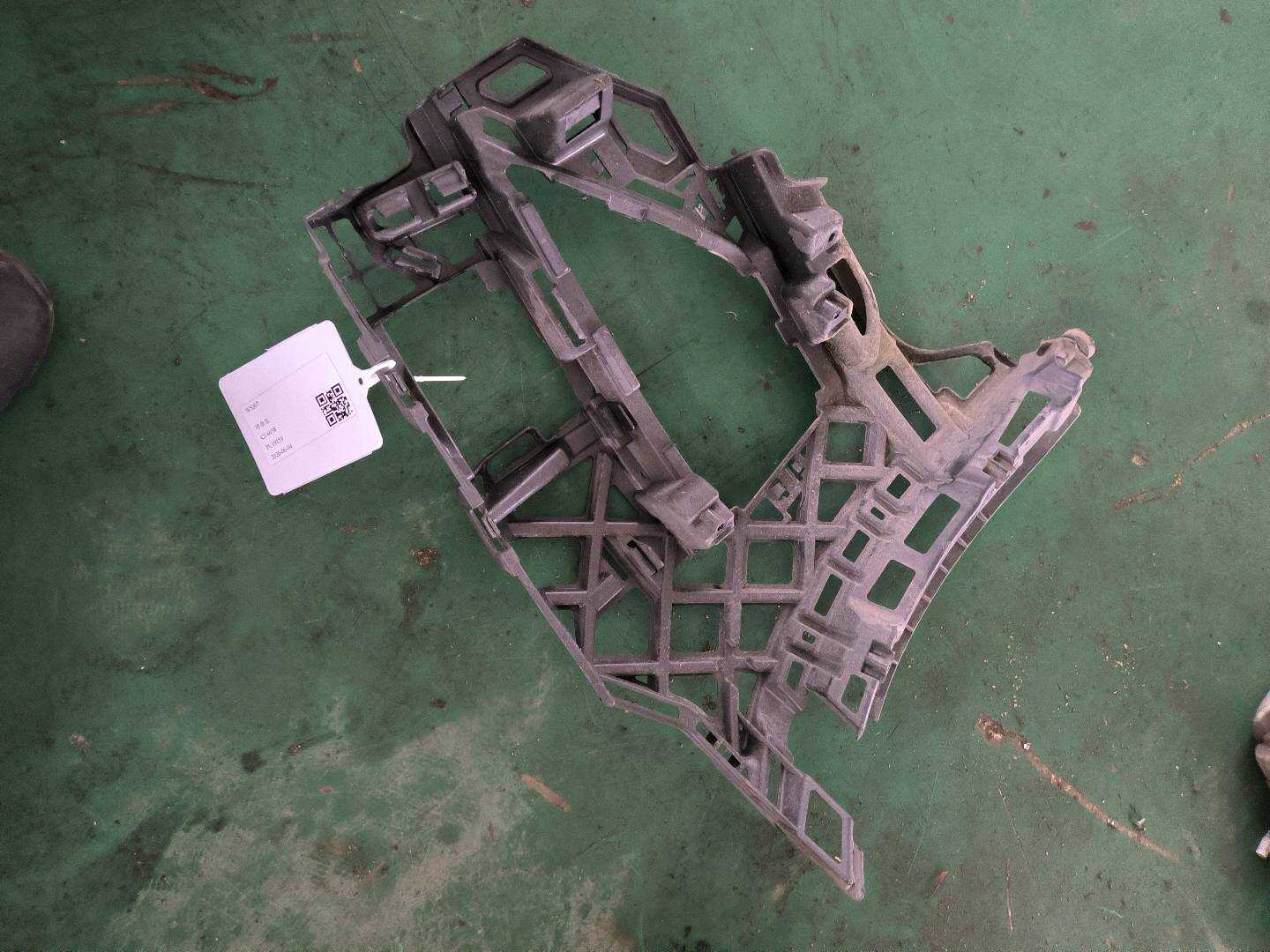 L51G807723 Front Fog Light Bracket, Left