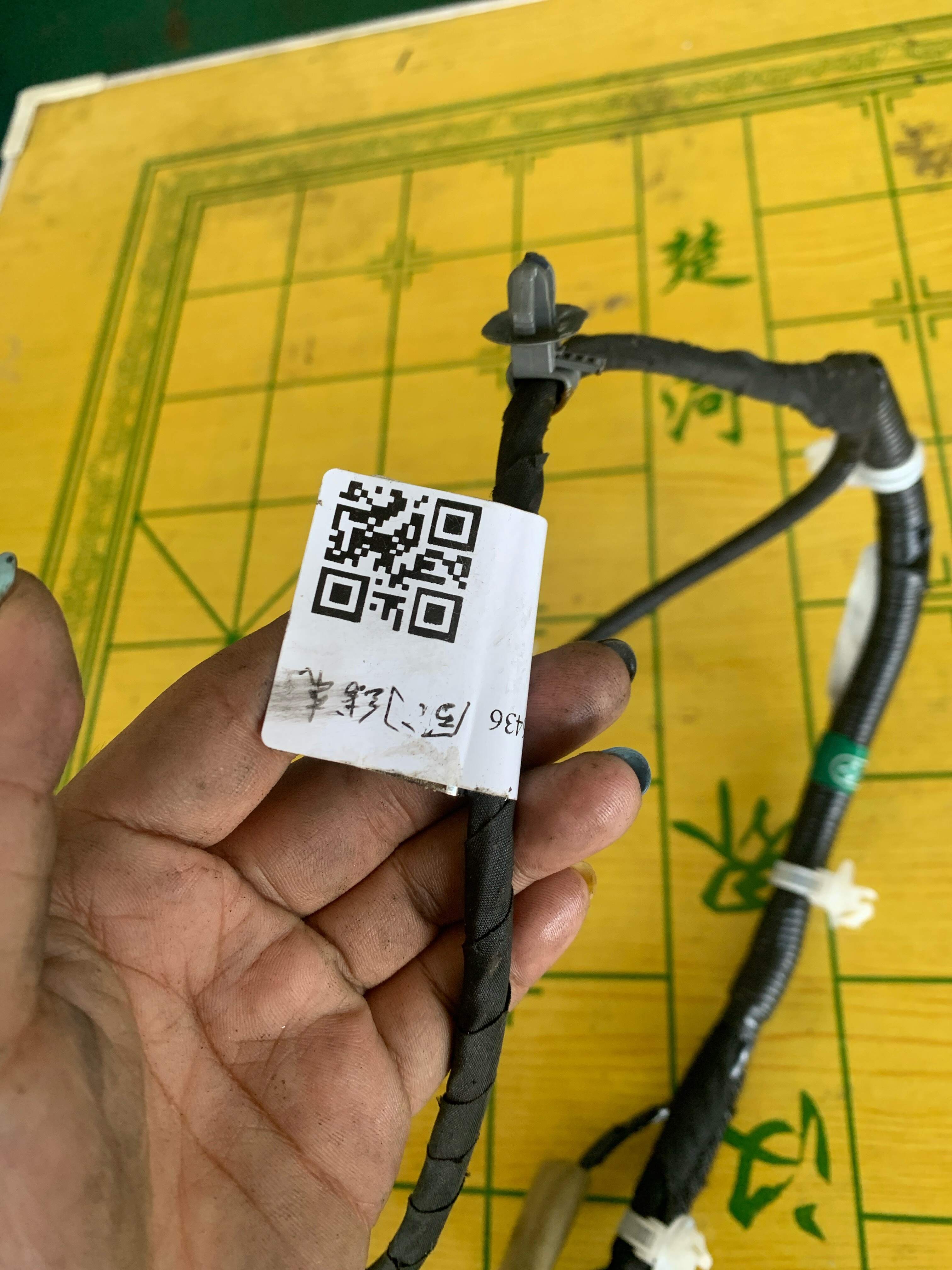 241264DW0A 后门线束(右)
