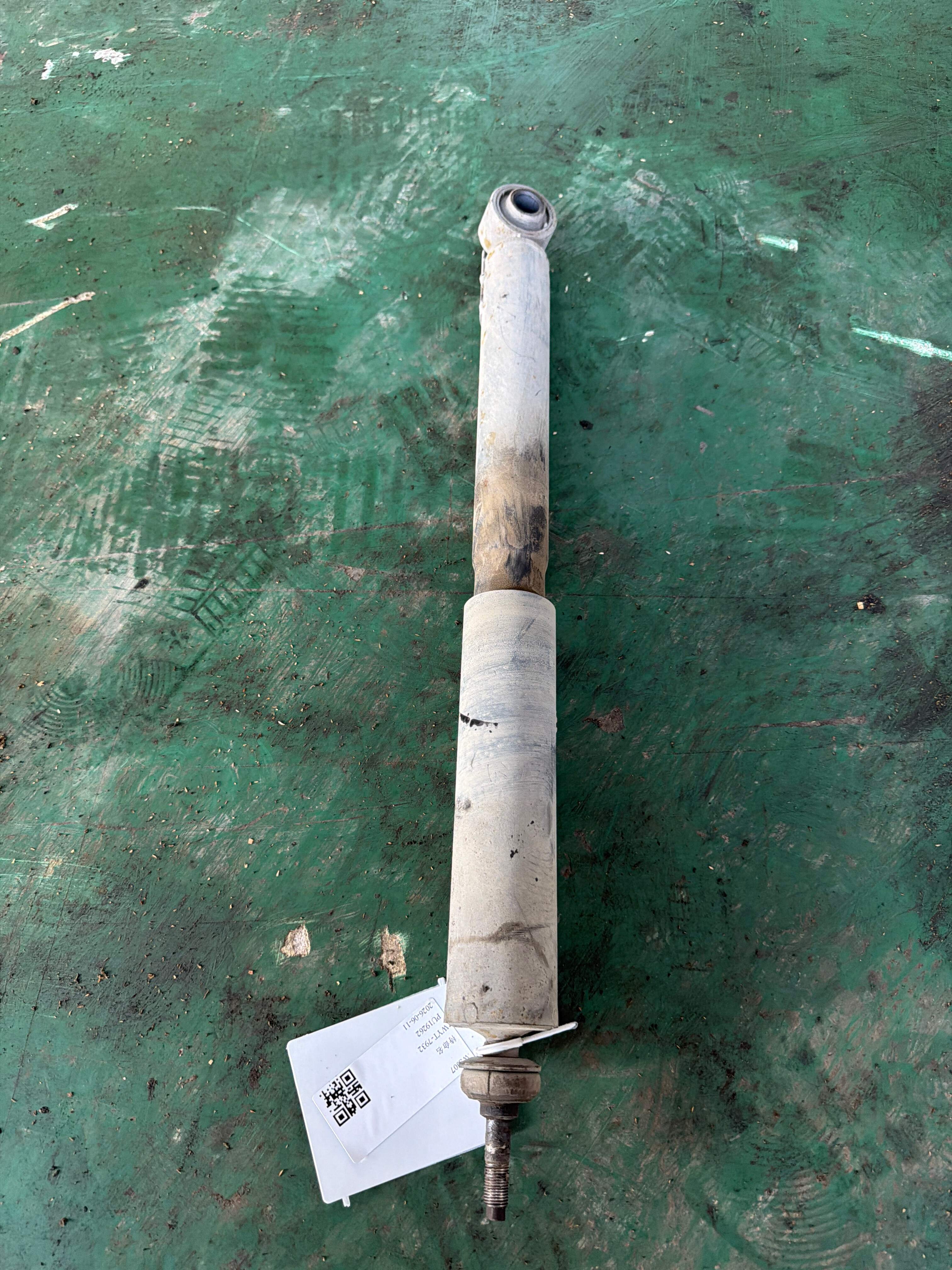 485300G011 后减震器芯(右)