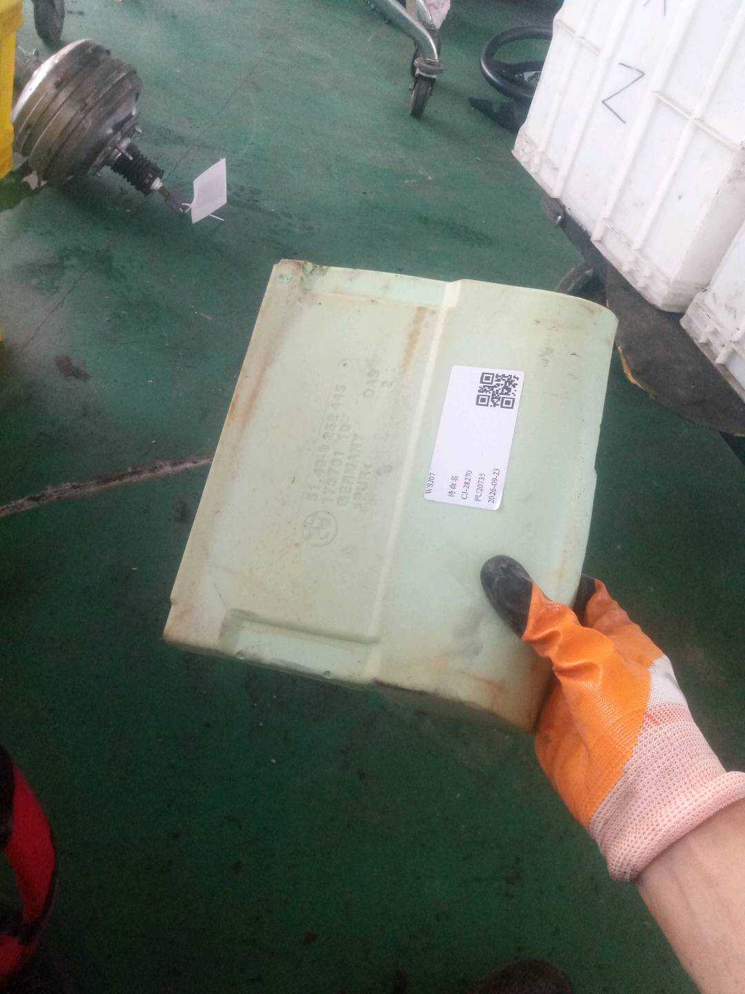 51488252445 变速器传动轴盖板填充物(左后)