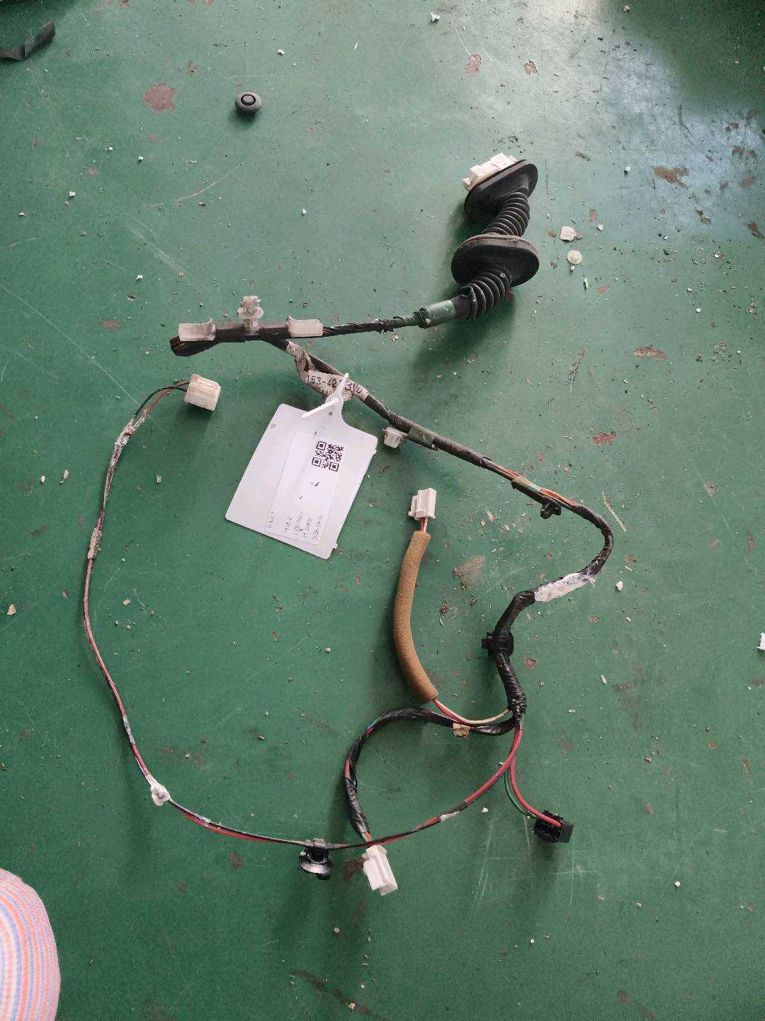 8215342130 后门线束(左)