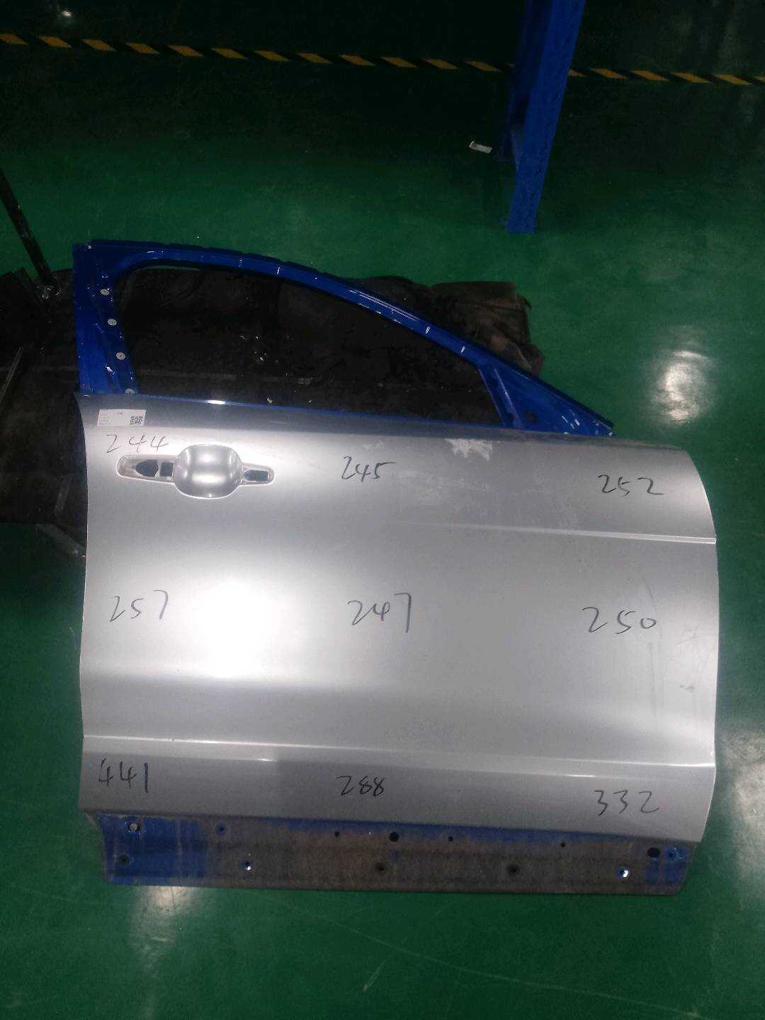T4A1368 前门壳(右)