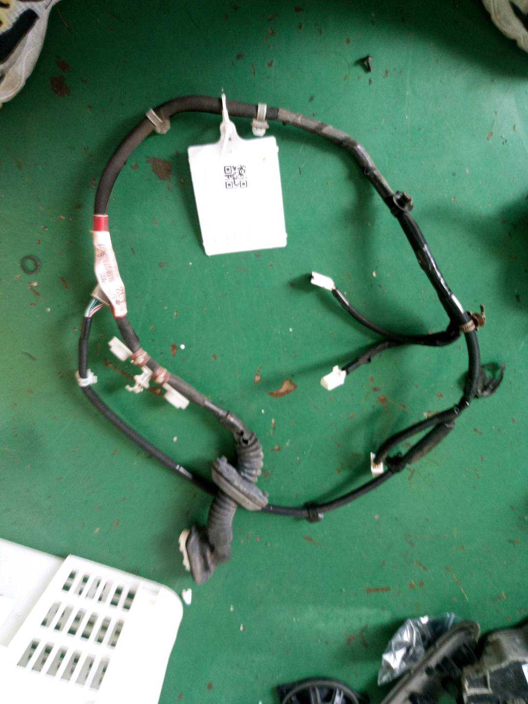 8215376020 Rear Door Wiring Harness, Right