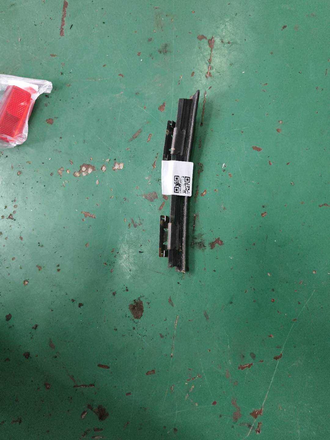 A2047300524 Rear Door Window Molding (Left Inner)
