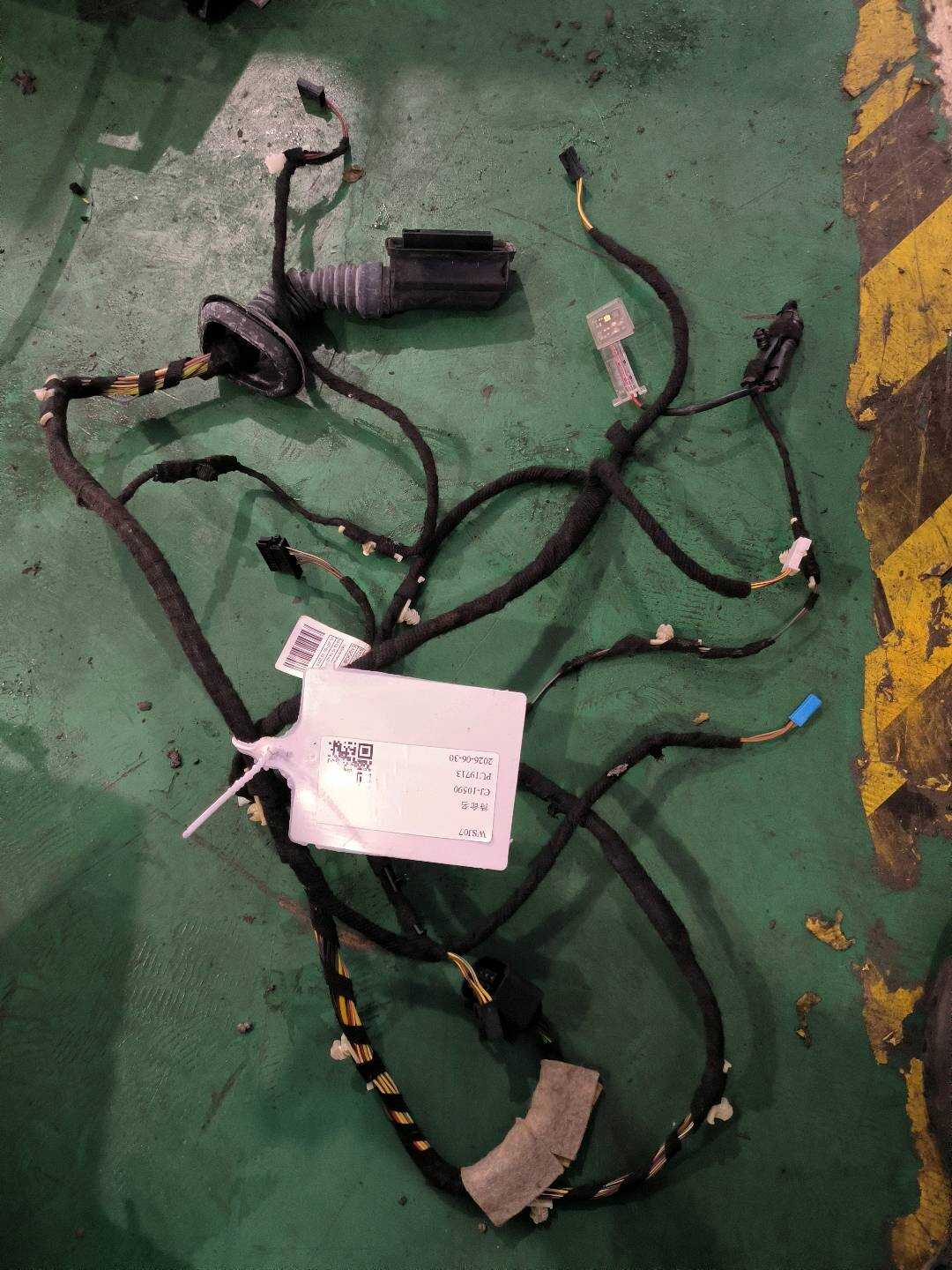 61129282397 后门线束(右)