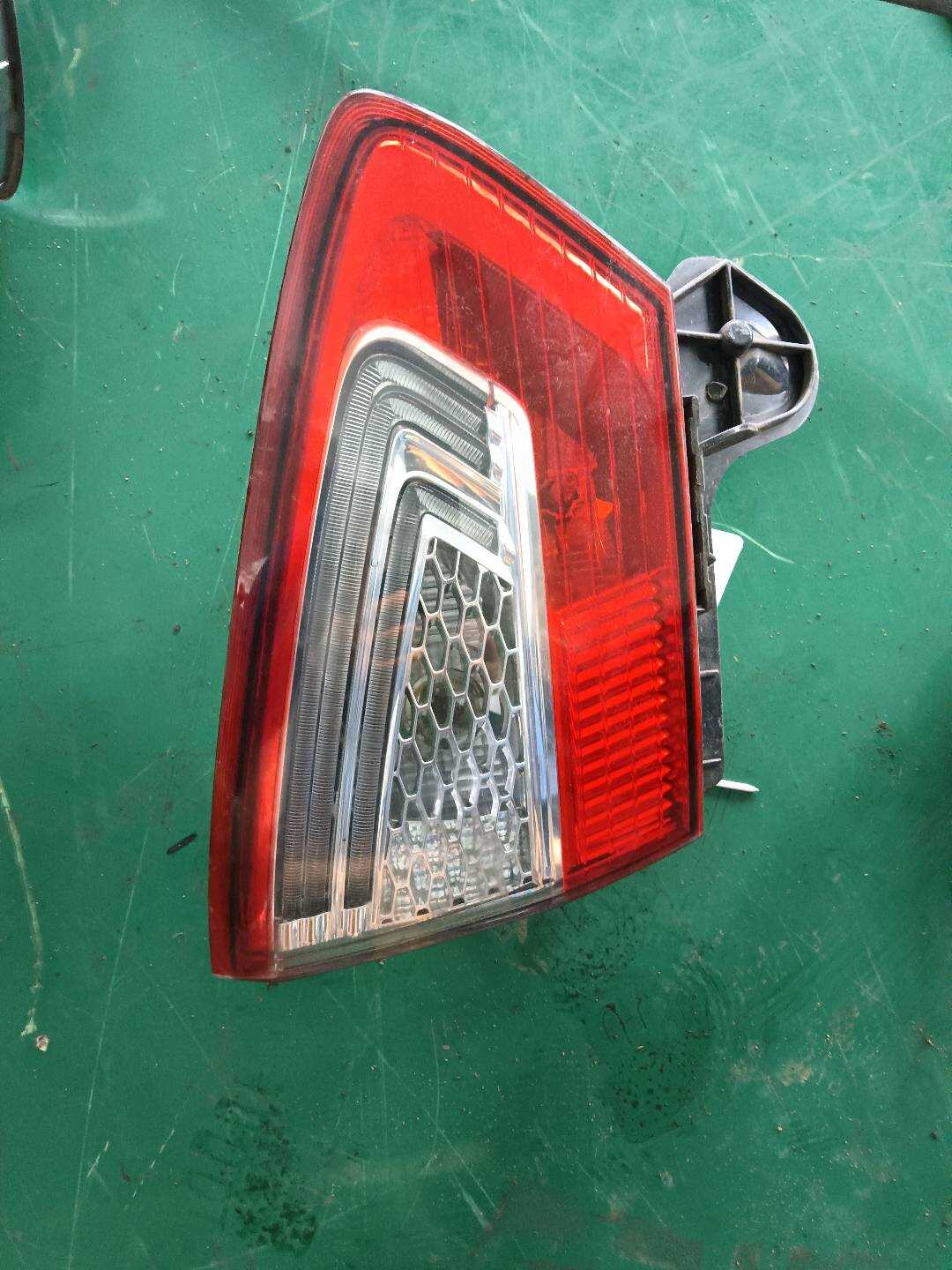 BS7113405CD Outer Tail Light Assembly, Left