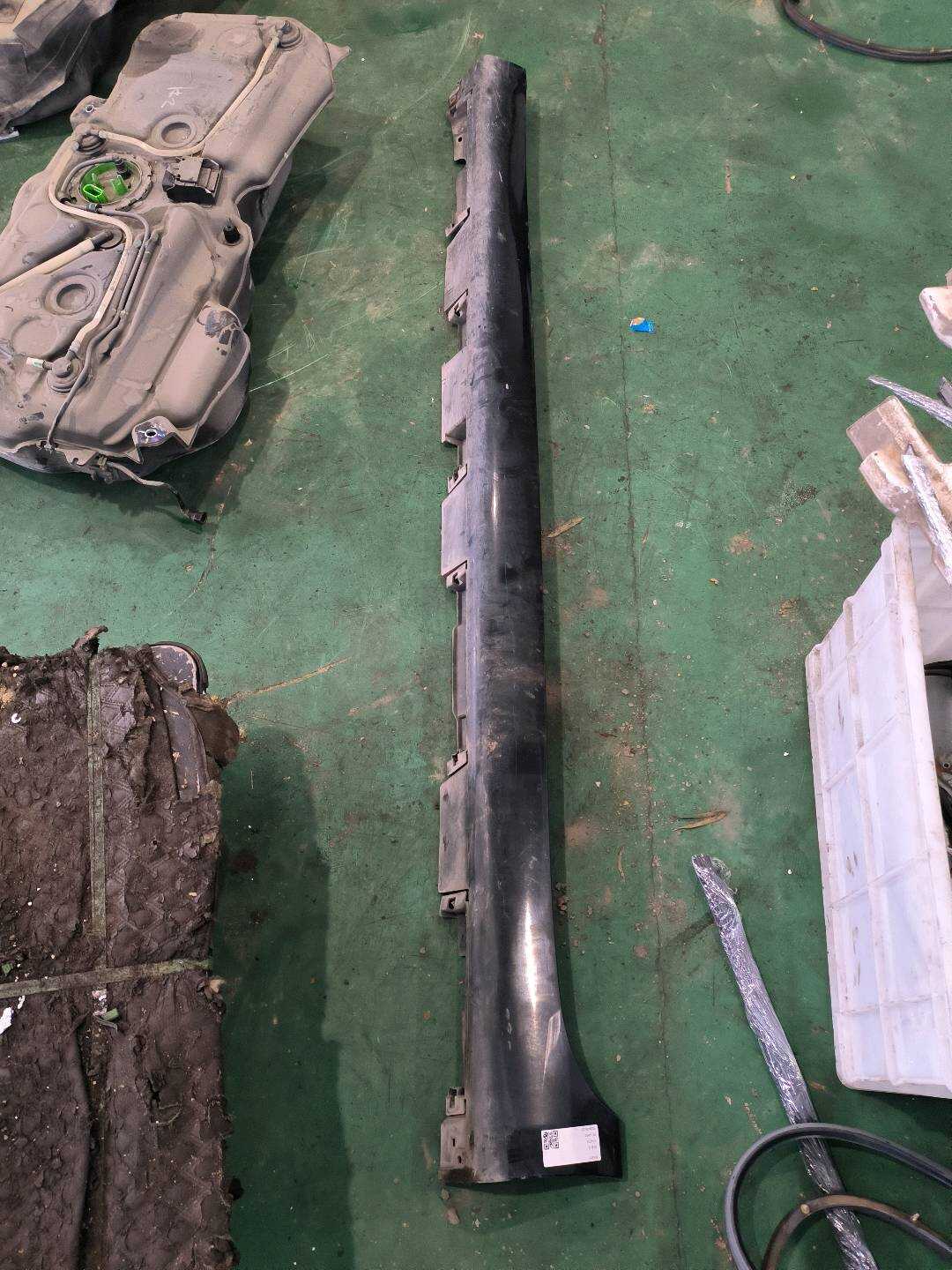 7585206903 底大边(左)