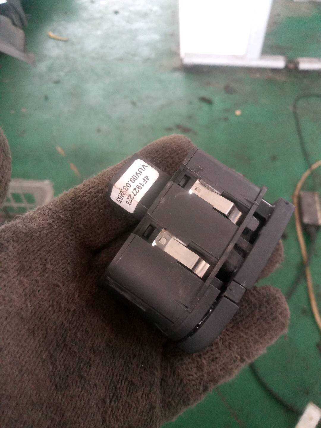 4F1927227B 仪表台杂物箱开关
