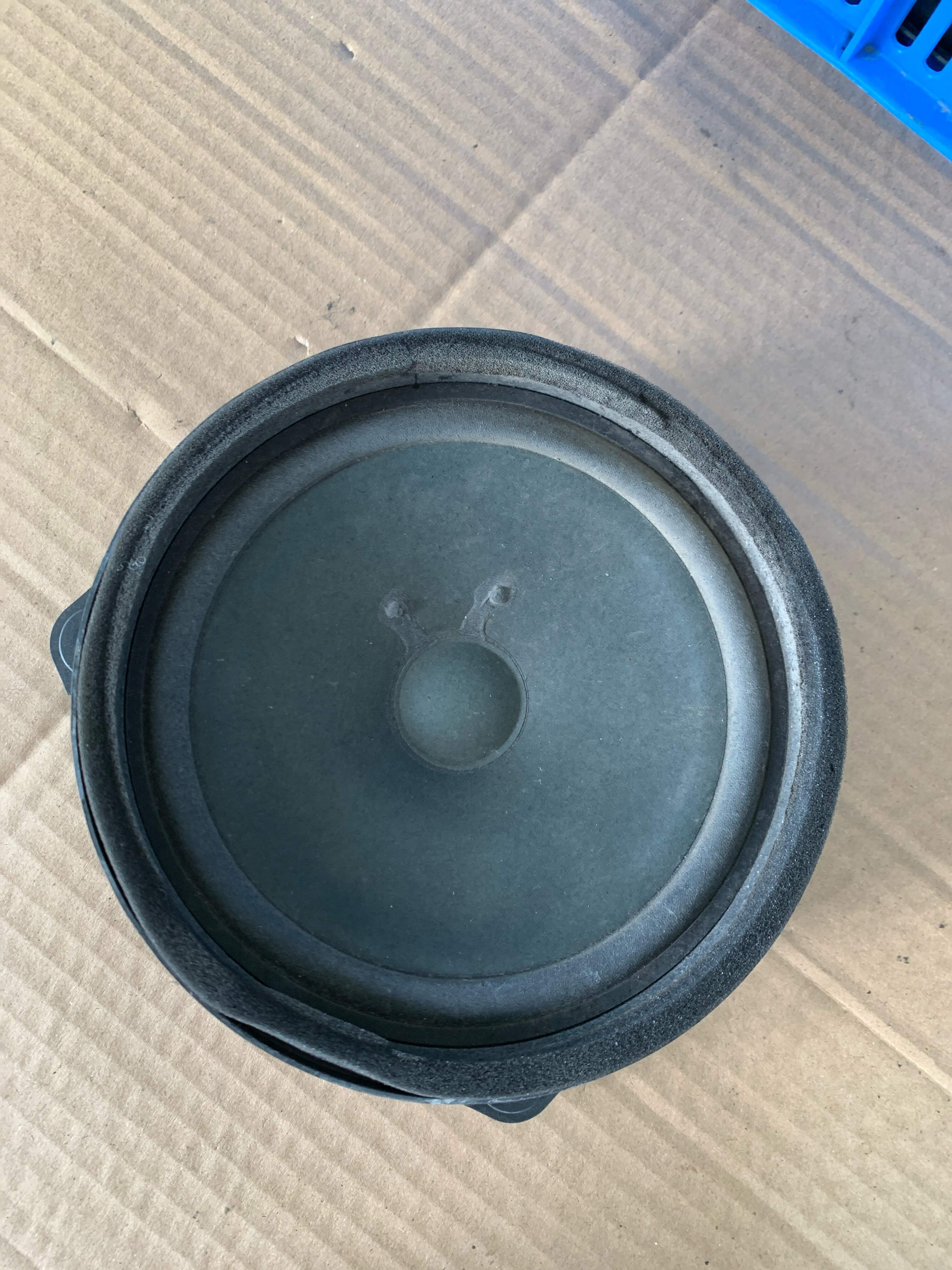8525005BAD0000 前门低音扬声器