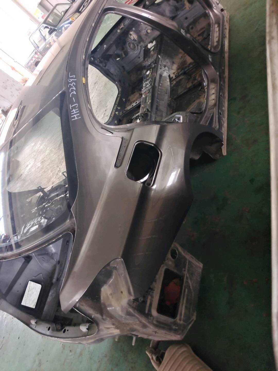 41217304010 后叶子板(右)