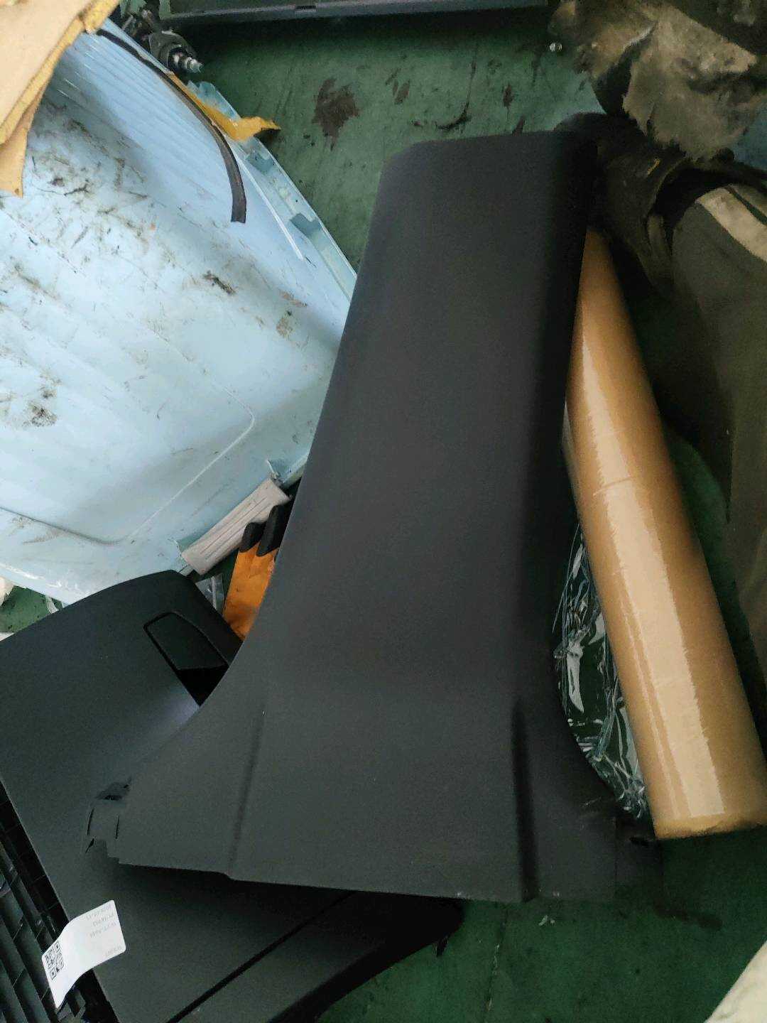 B012705 右中支柱下护板