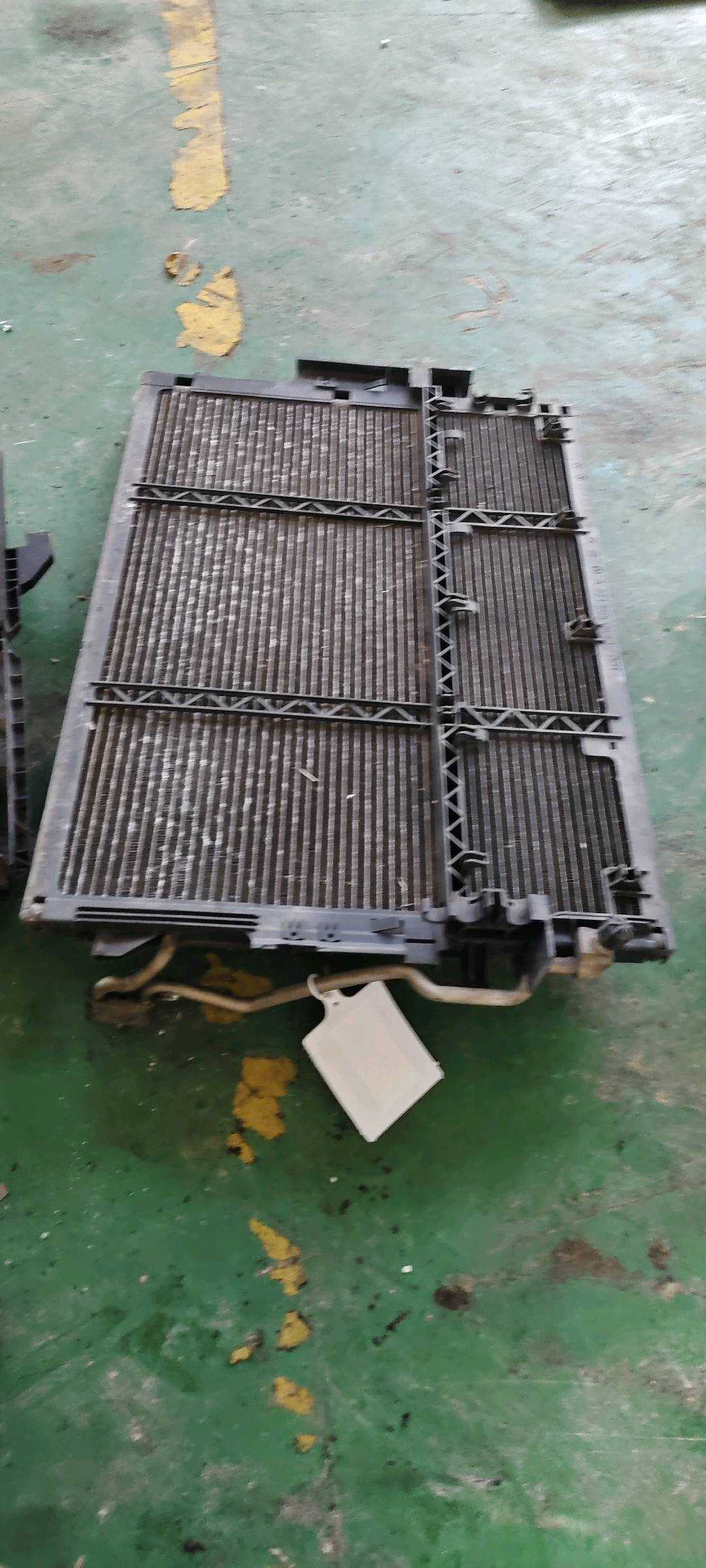 A2215001354 冷凝器