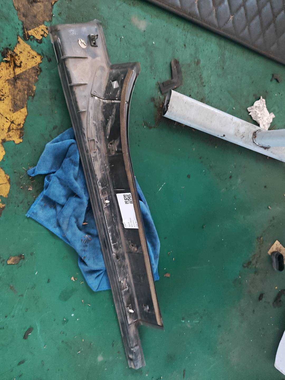 A2206804735 后门槛装饰板(左外)
