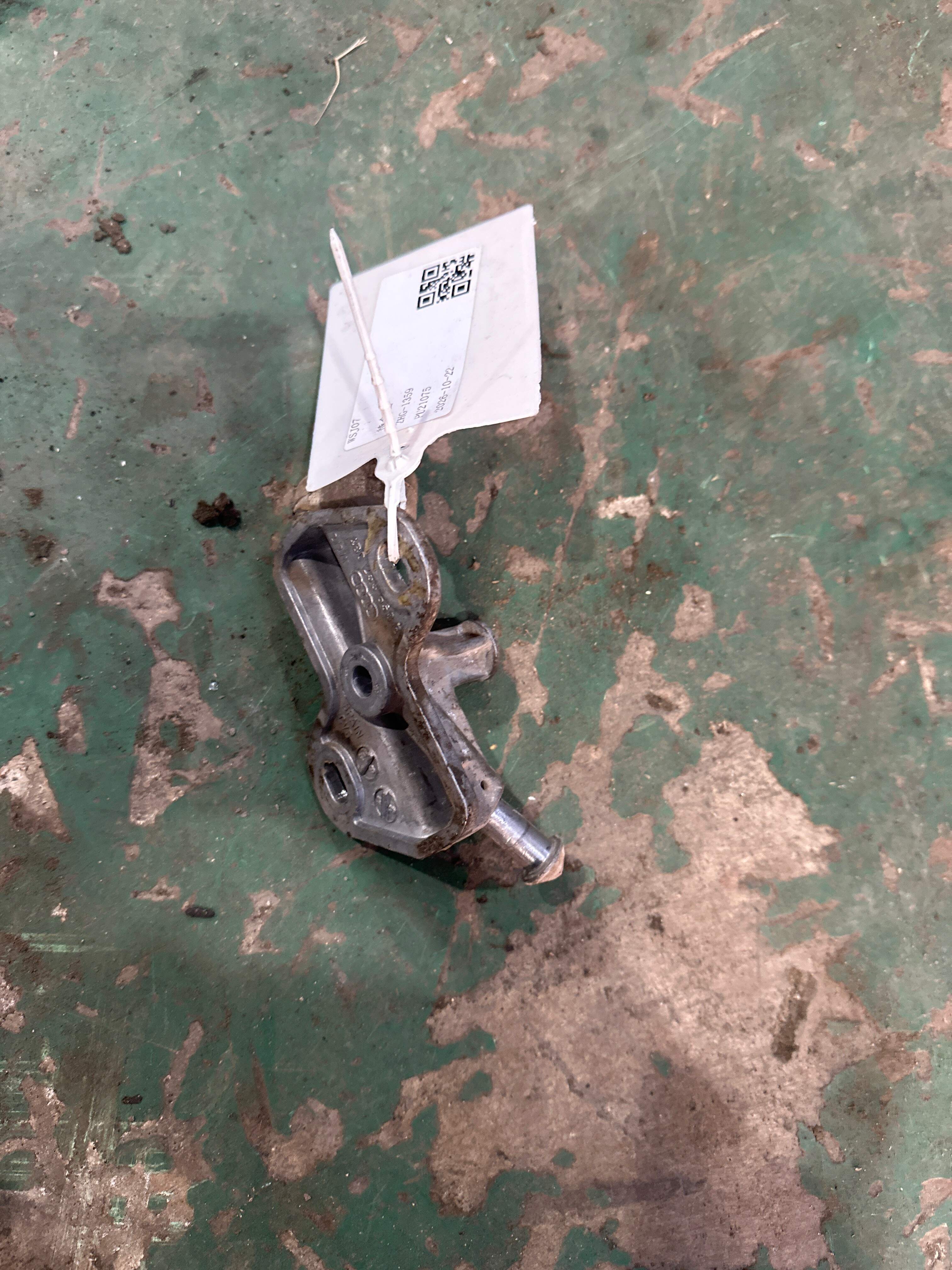 4B0253144J Exhaust Pipe Bracket, Rear Right