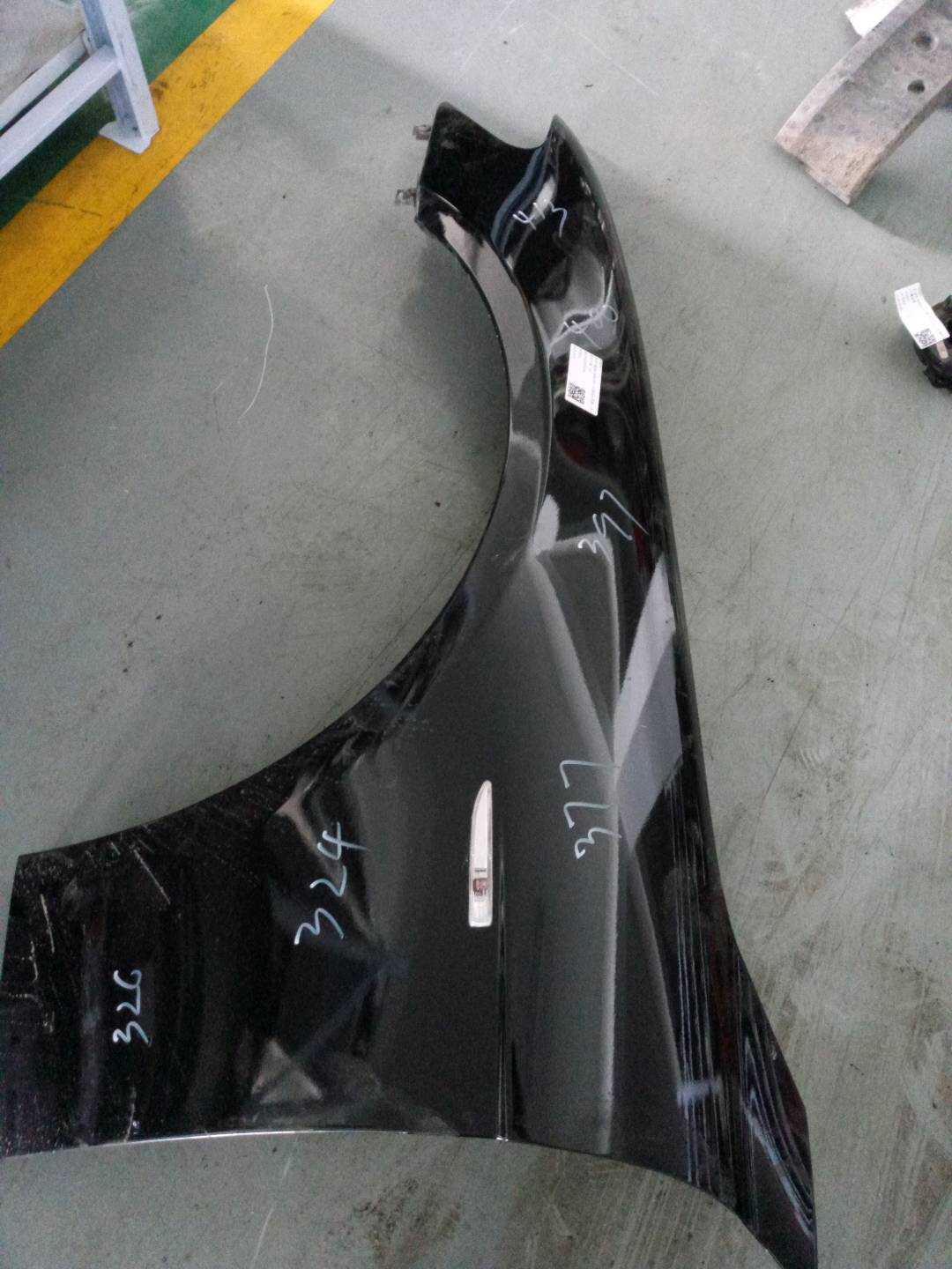 41357138473 前叶子板(左)