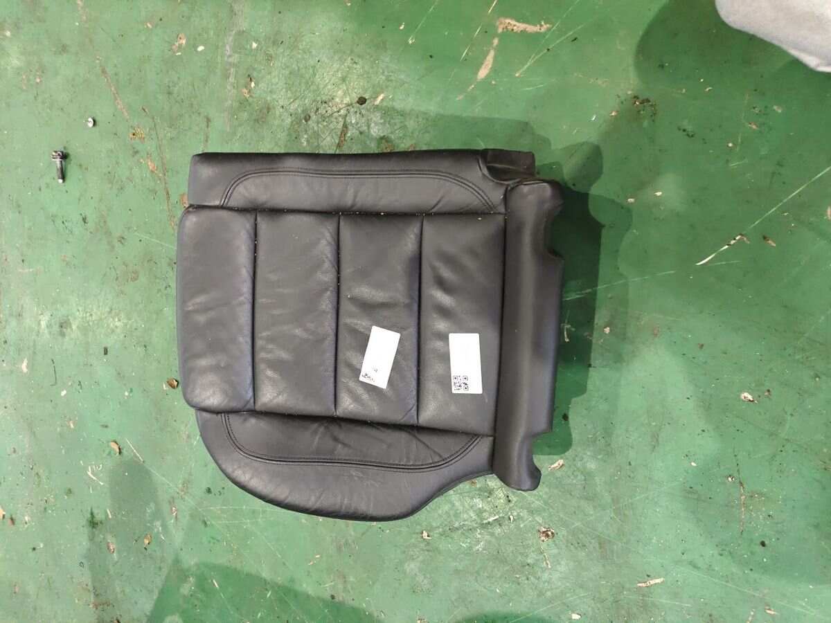 1K9885375B Rear Seat Base Cushion, Left