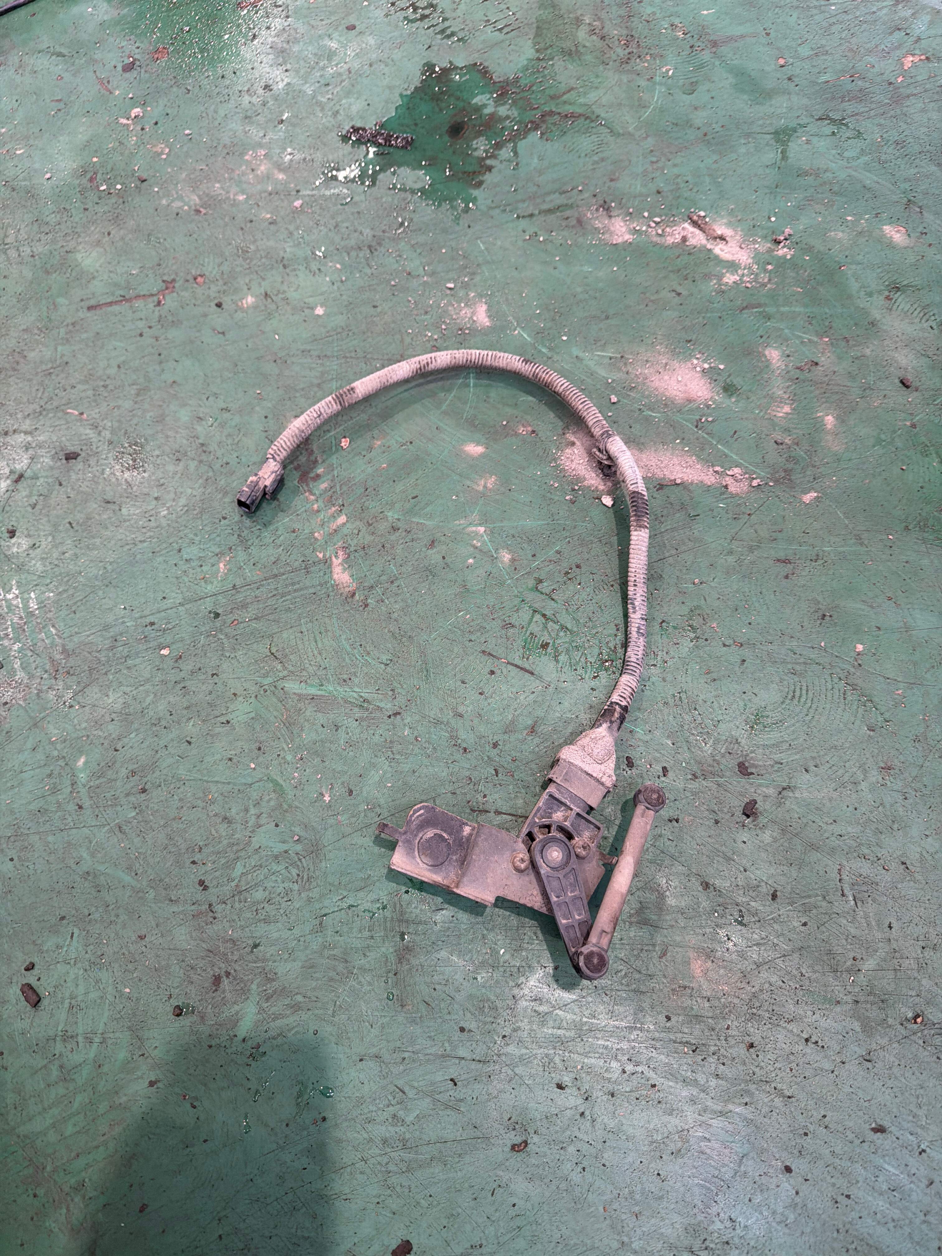 538201CF0A Rear Height Sensor Assembly