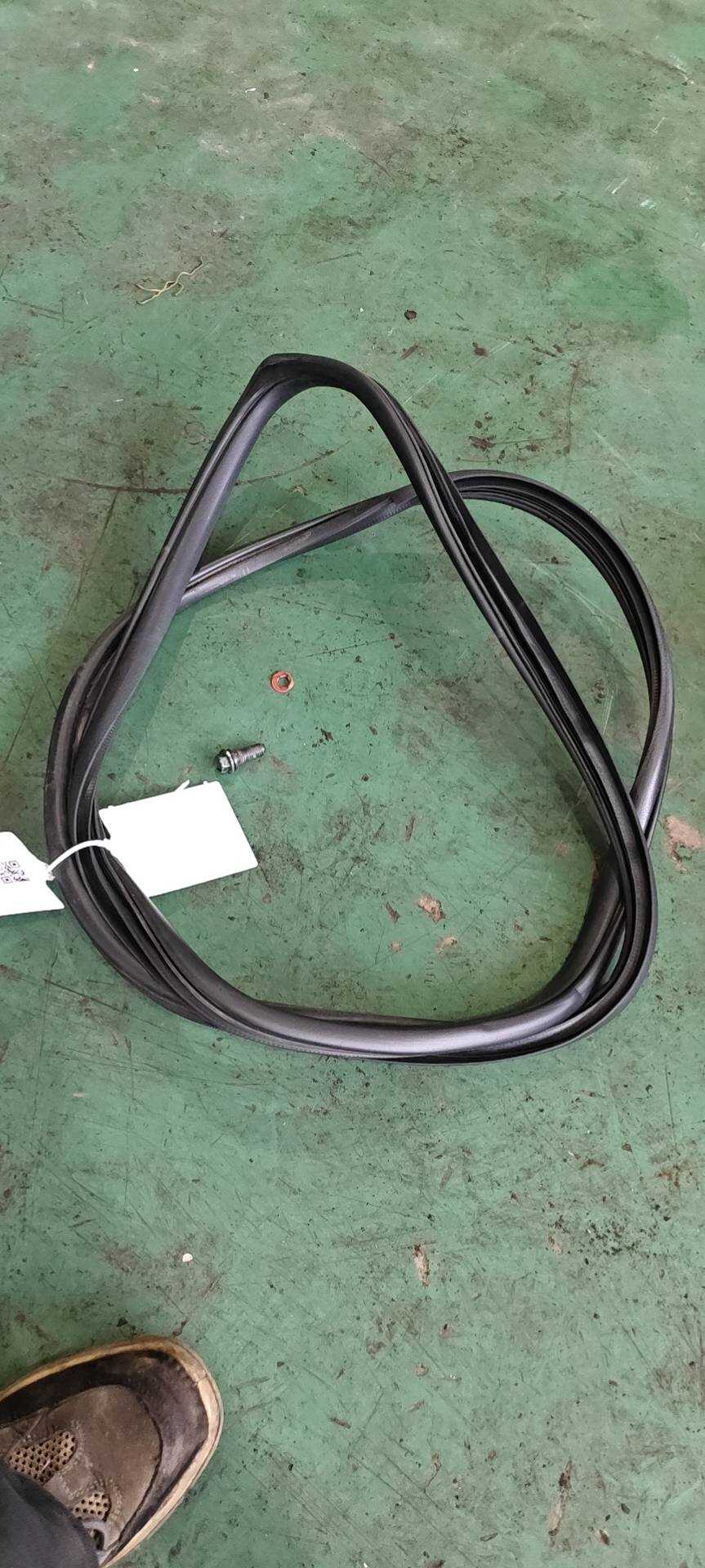 83120B3000 Rear Door Body Seal Strip, Right
